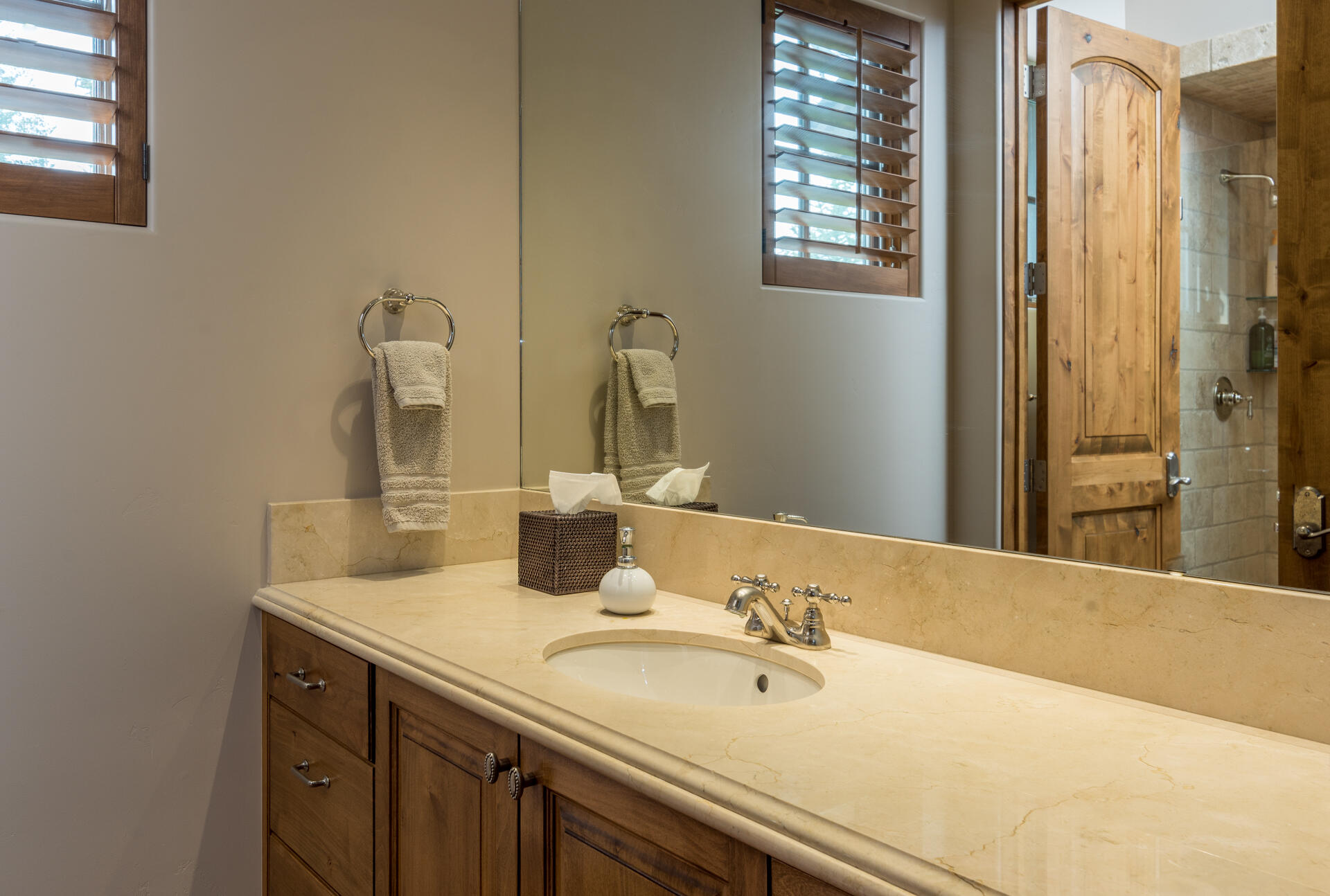 Blaine County, Idaho 83333, United States, 5 Bedrooms Bedrooms, ,6 BathroomsBathrooms,Residential,Pending,68411