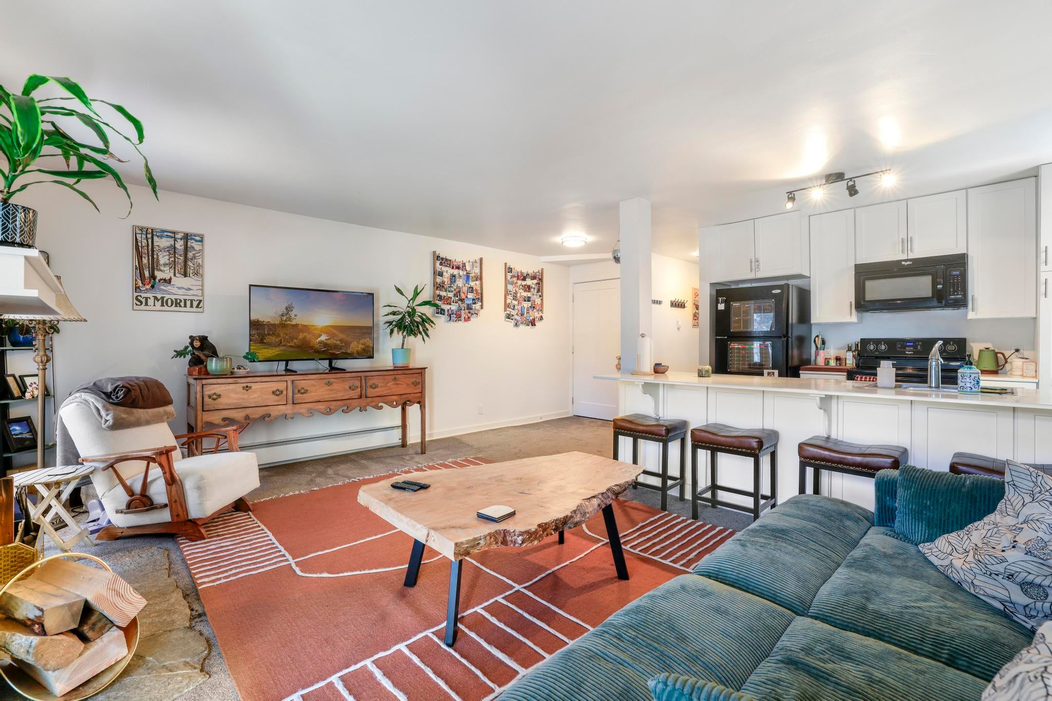 1st Floor Unit