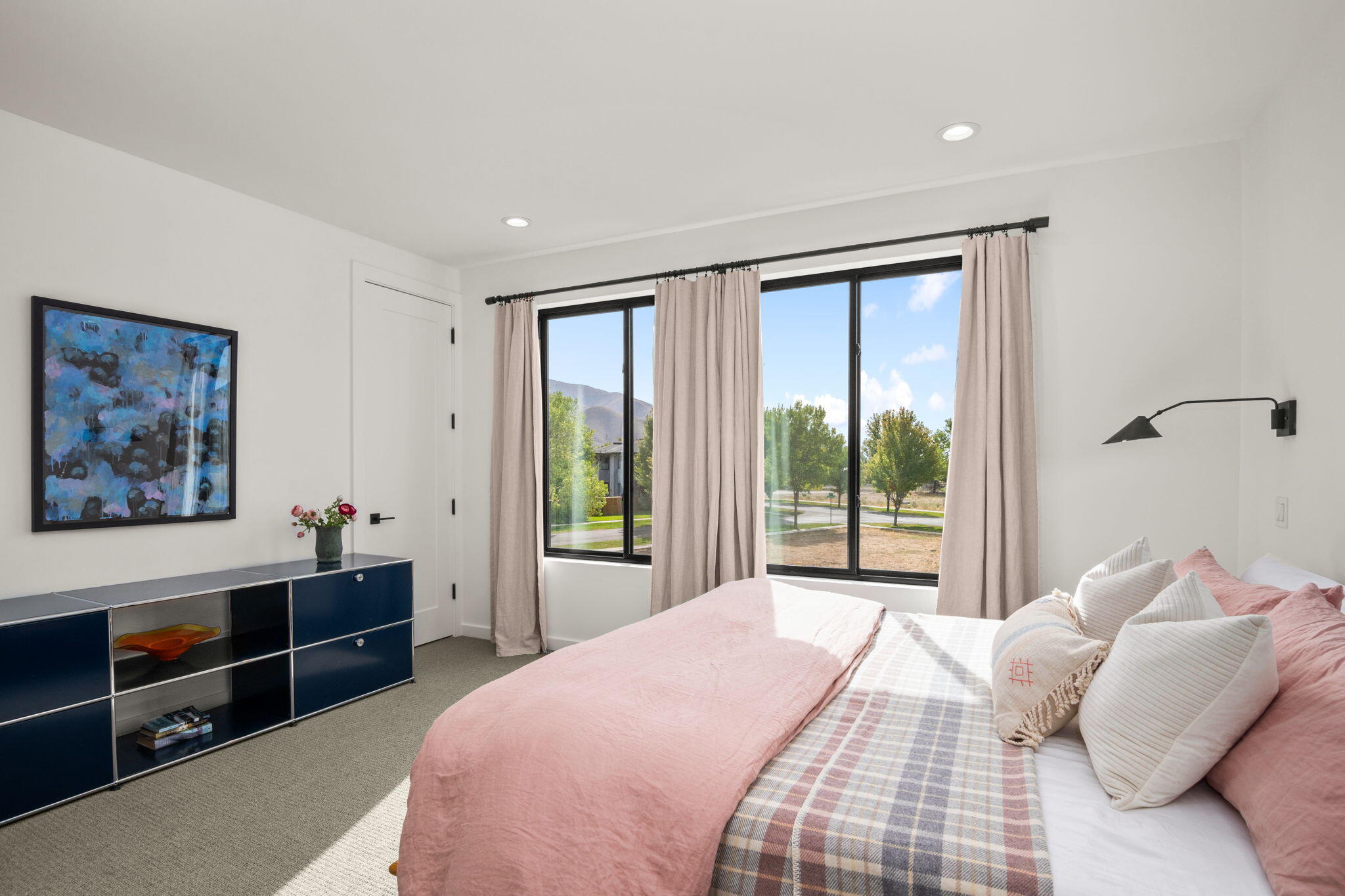 10-Views Primary Suite