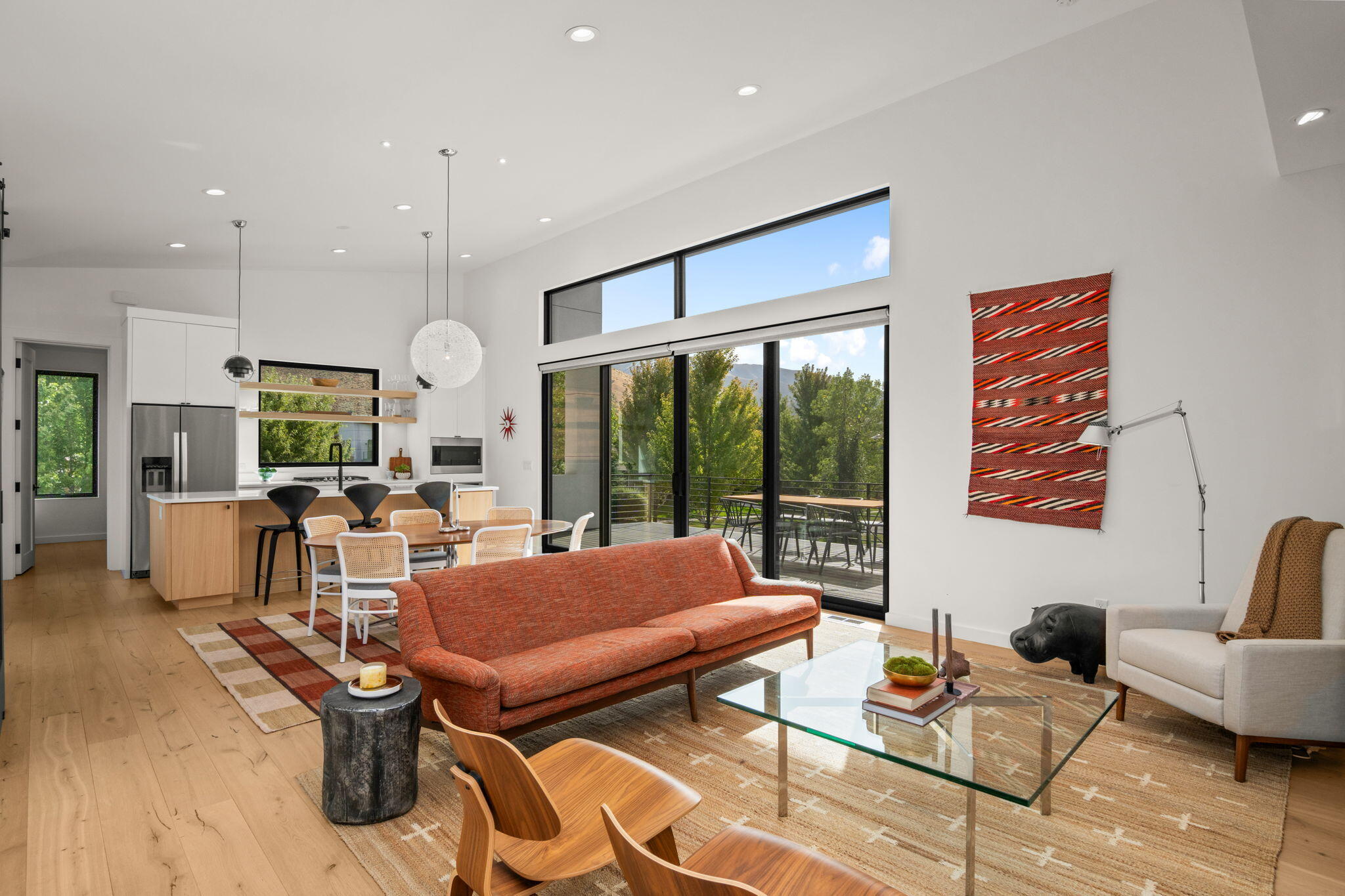 7-Views Great Room 2