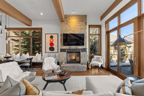 Townhouse For Sale - 146 Clos Du Val<br/> Sun Valley, ID 83353