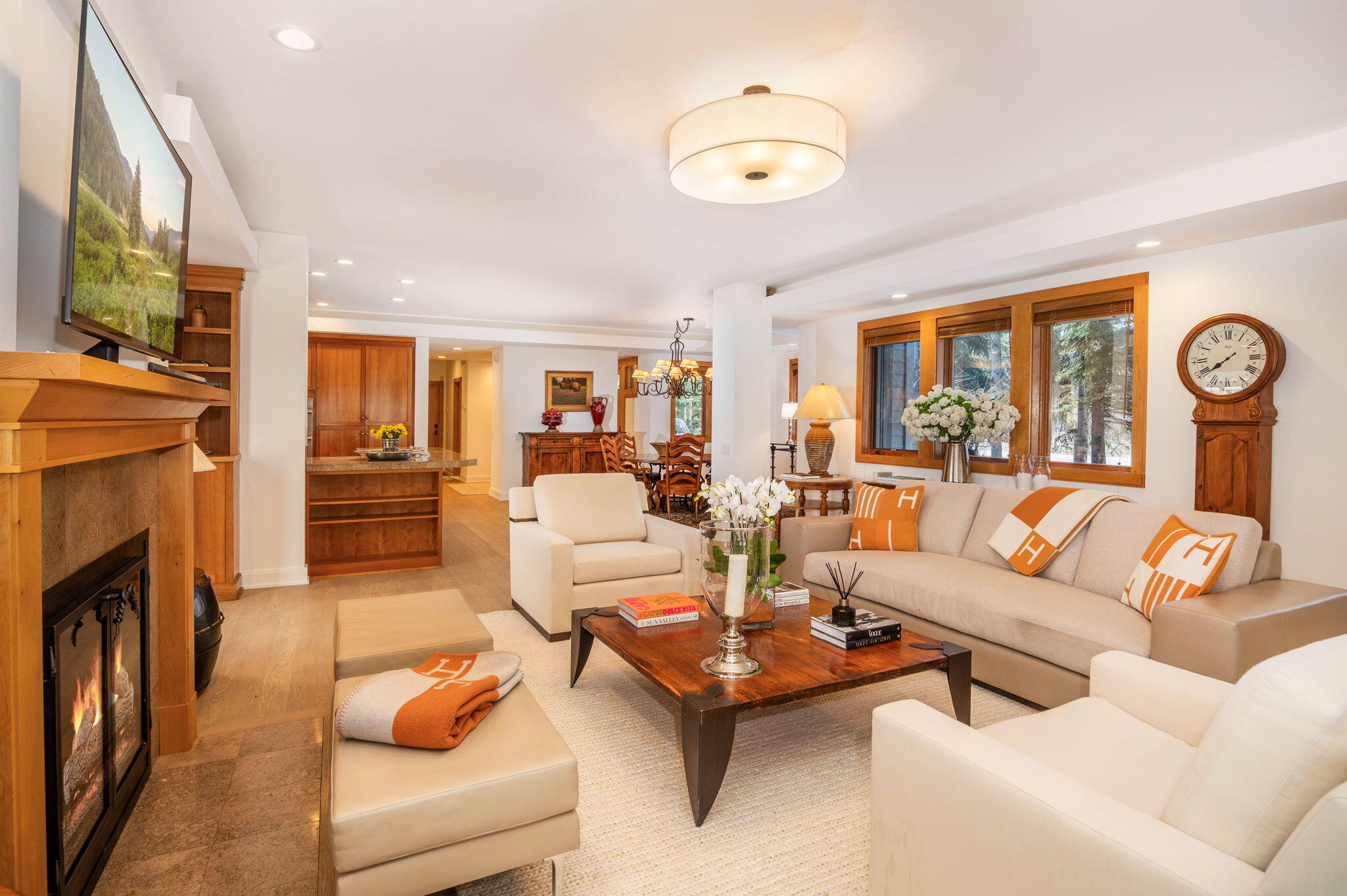 Excellent Entertaining Space