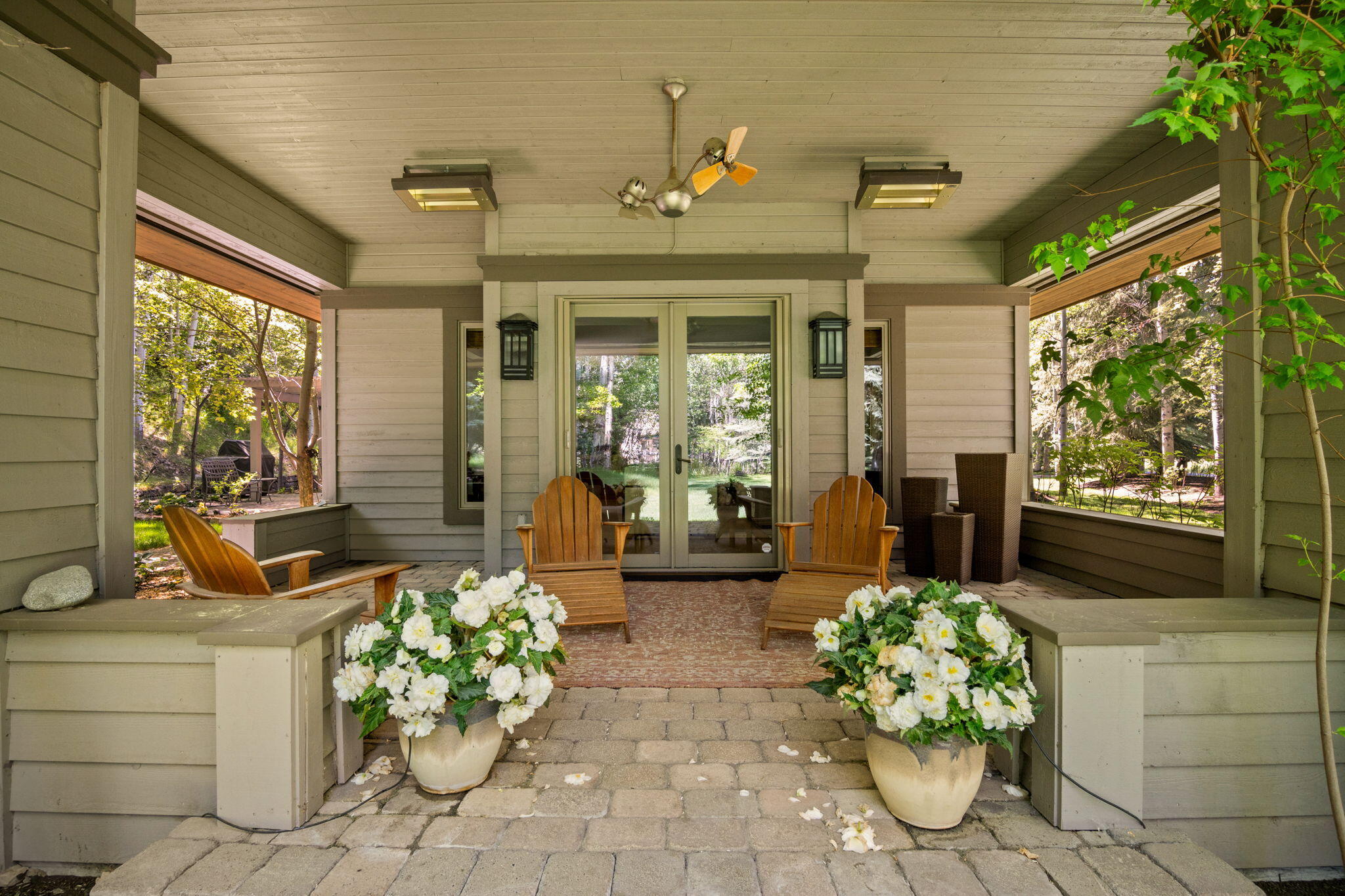 Additional Sitting Area