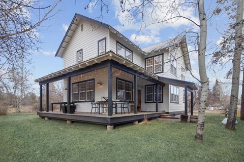 Homes For Sale - 215 W Bullion St<br/> Hailey, ID 83333