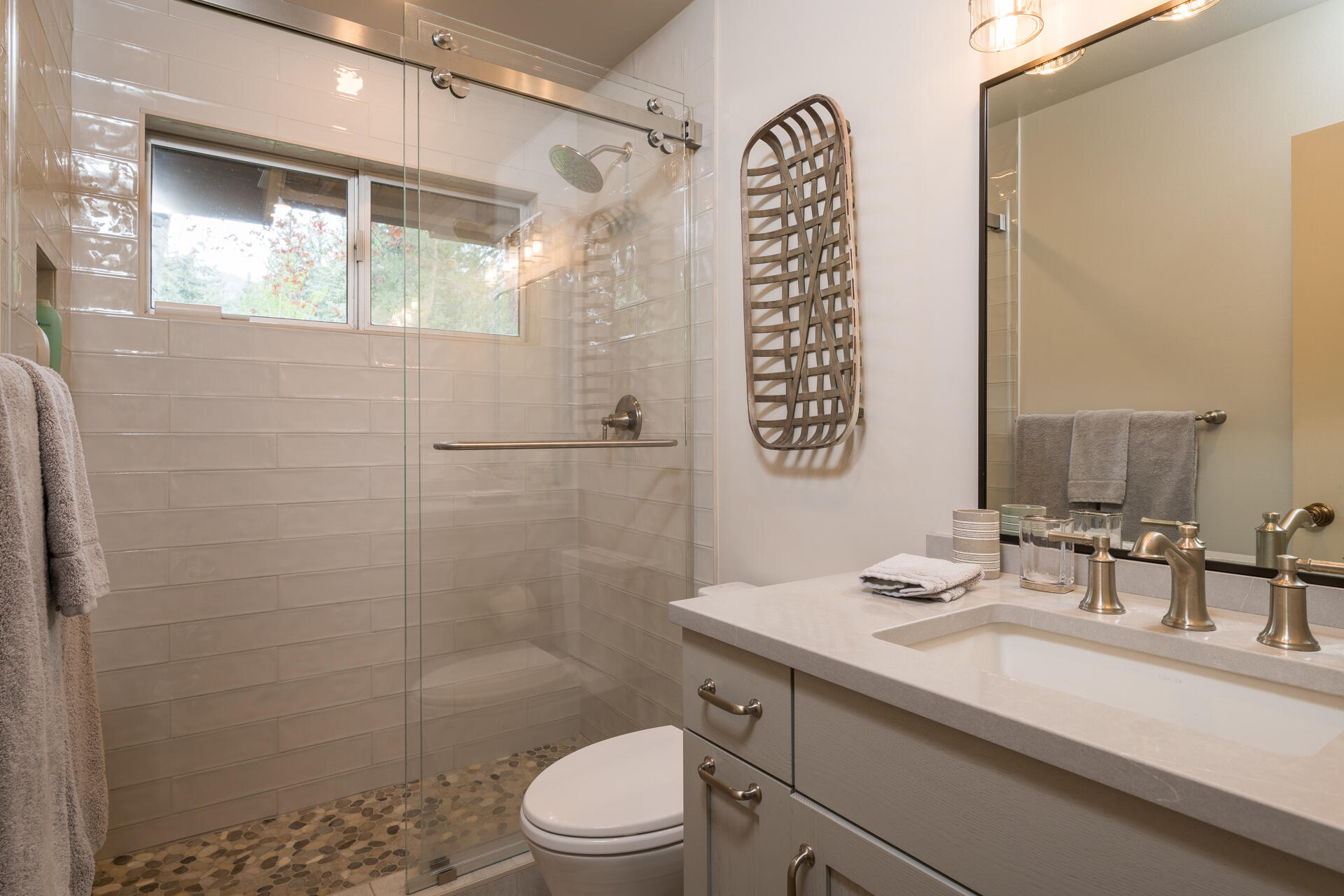 Blaine County, Idaho 83333, United States, 3 Bedrooms Bedrooms, ,2 BathroomsBathrooms,Residential,Active,92816