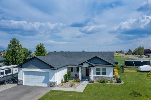 Photo of 100 Janice Lane, Carey, ID 83320 (MLS # 25-333646) Photo of 100 Janice Lane, Carey, ID 83320 (MLS # 25-333646)