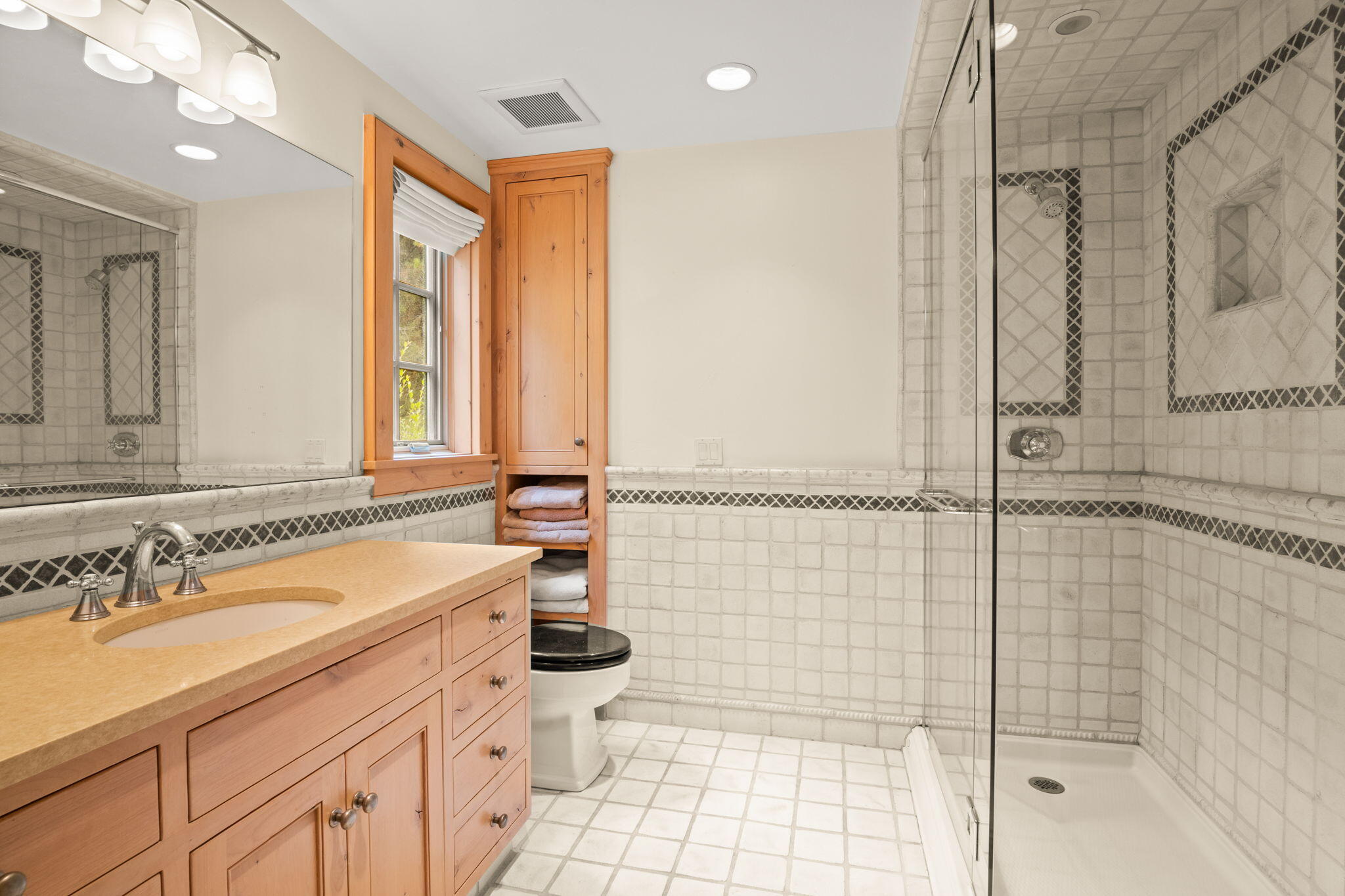 Guest Cottage Bathroom