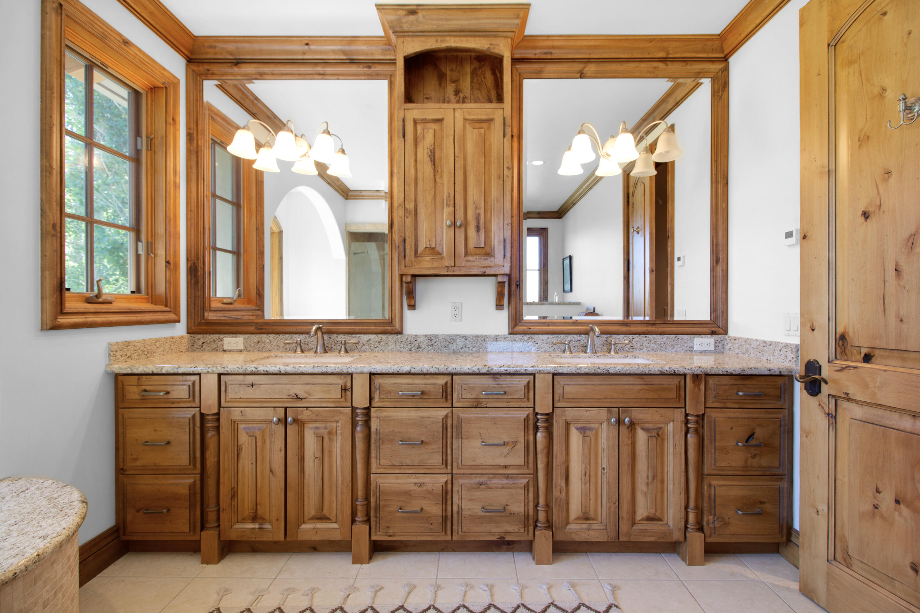 Blaine County, Idaho 83333, United States, 3 Bedrooms Bedrooms, ,4 BathroomsBathrooms,Commercial,Active,125417