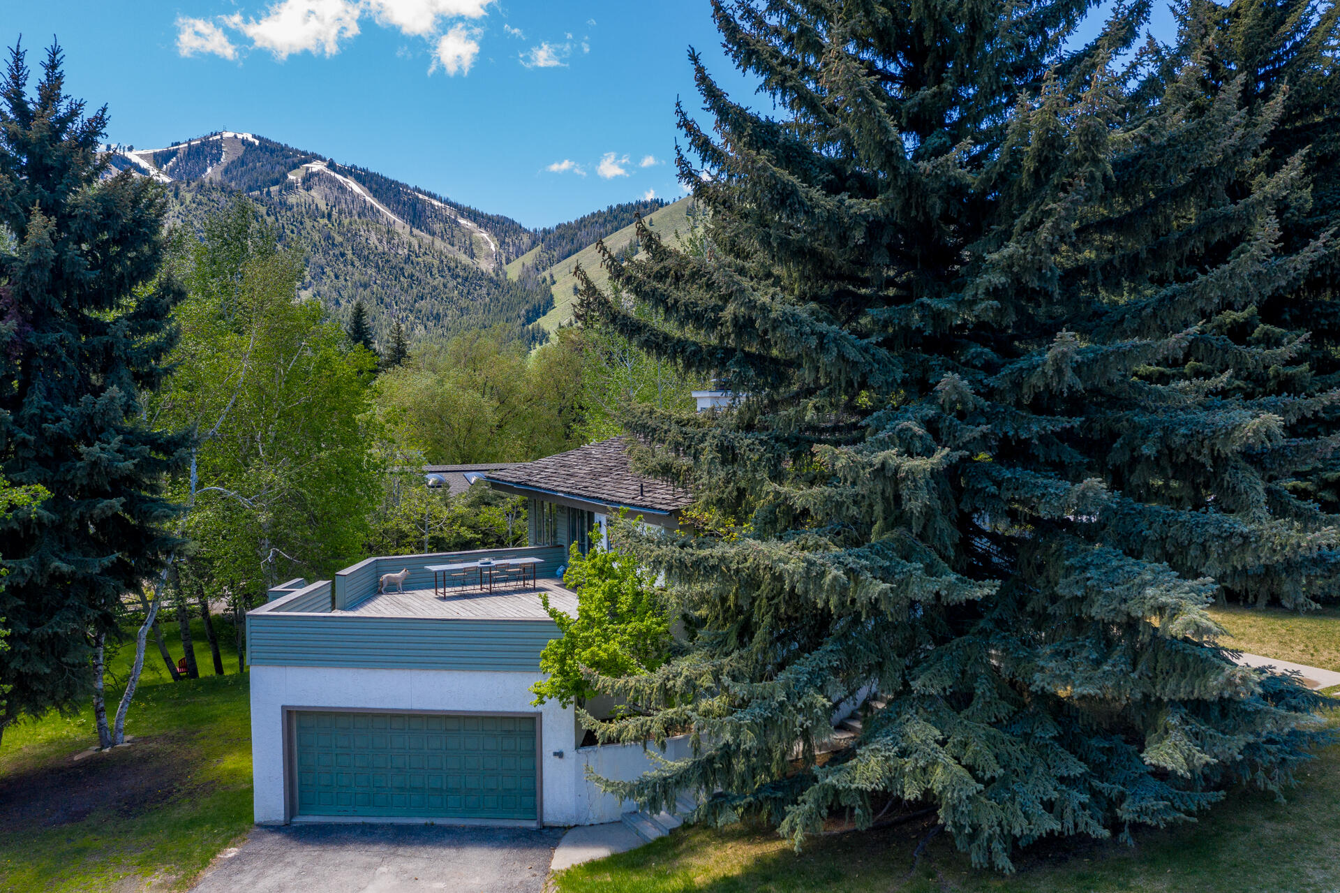 Garage with upper deck