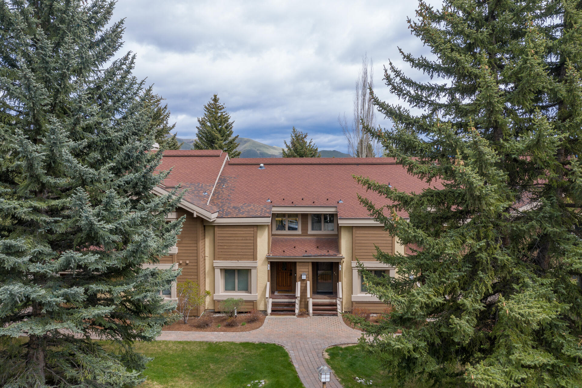 Sun Valley, ID MLS 24331896 3 Bed, 3 Bath, 2051 Sqft Home Built