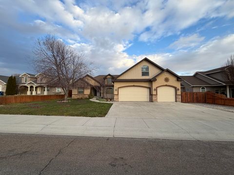Photo of 1446 Spring Ct Ct, Jerome, ID 83338 (MLS # 25-333932)
