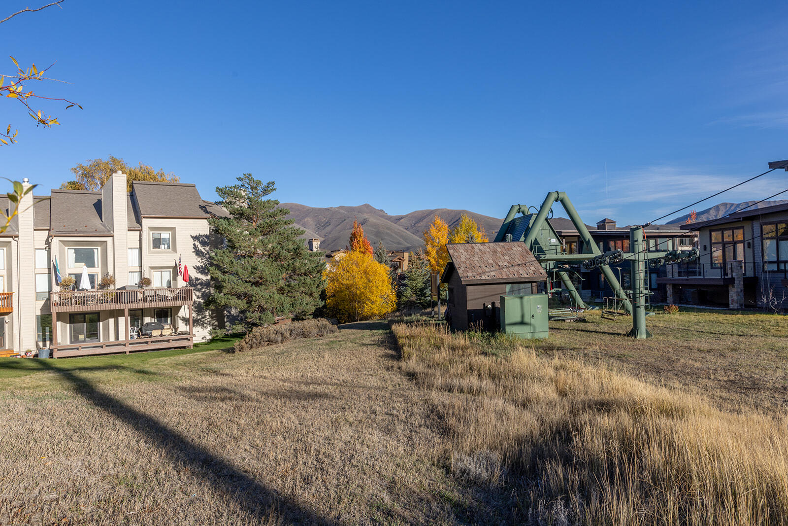 Exterior from Elkhorn lift