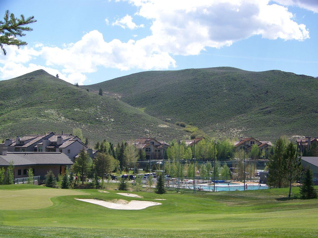 Elkhorn Pool and Golf