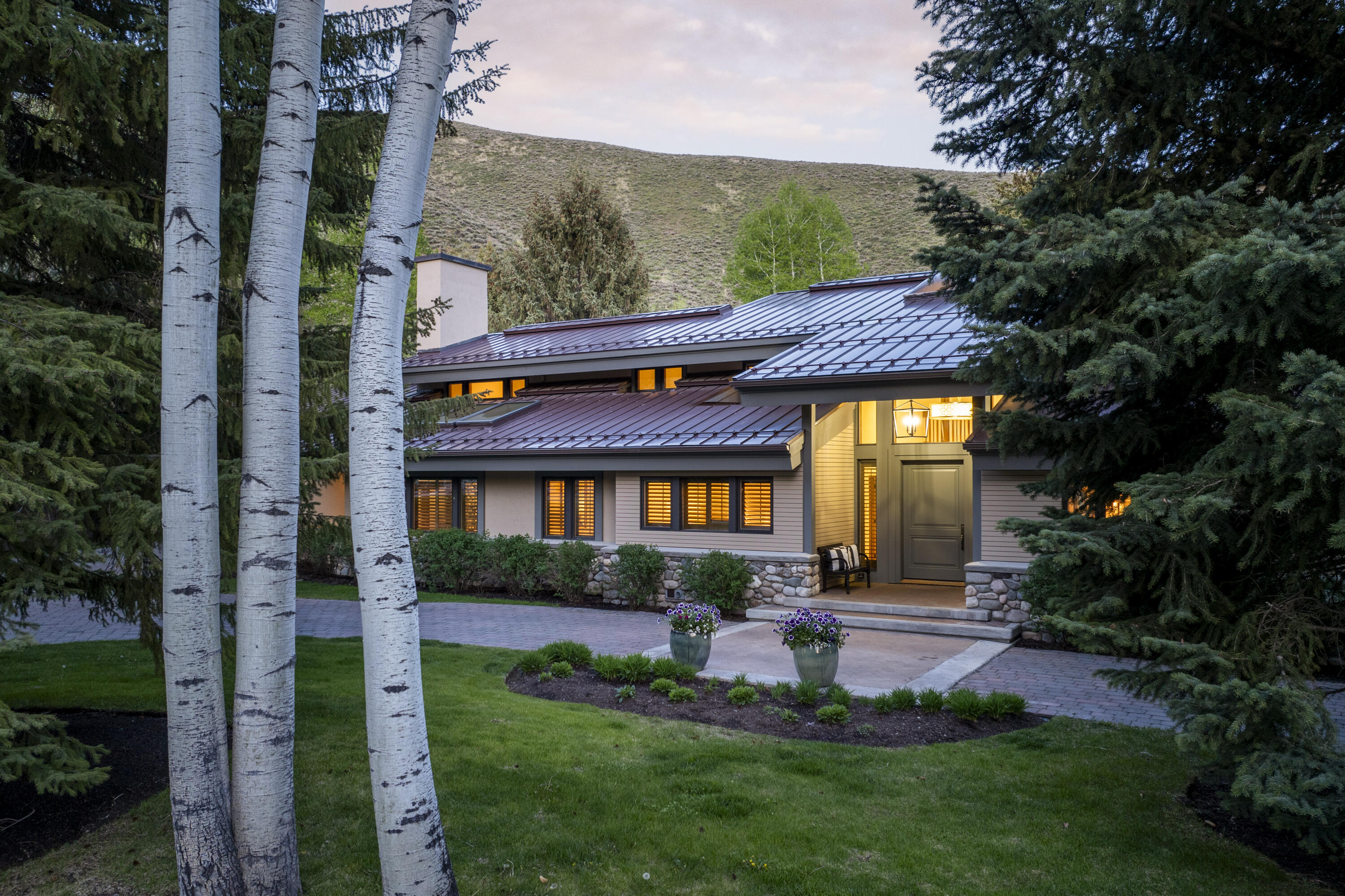 Sun Valley, Idaho 83353, United States, 4 Bedrooms Bedrooms, ,5 BathroomsBathrooms,Residential,Pending,59770