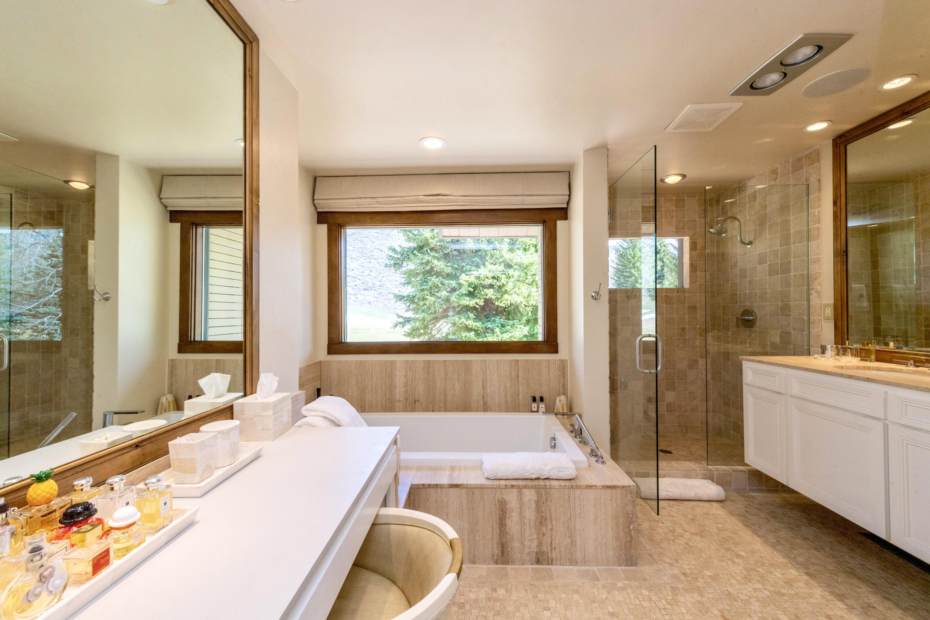 Sun Valley, Idaho 83353, United States, 4 Bedrooms Bedrooms, ,5 BathroomsBathrooms,Residential,Pending,59770