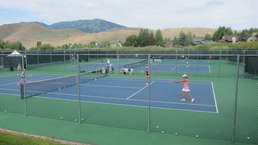 Elkhorn tennis