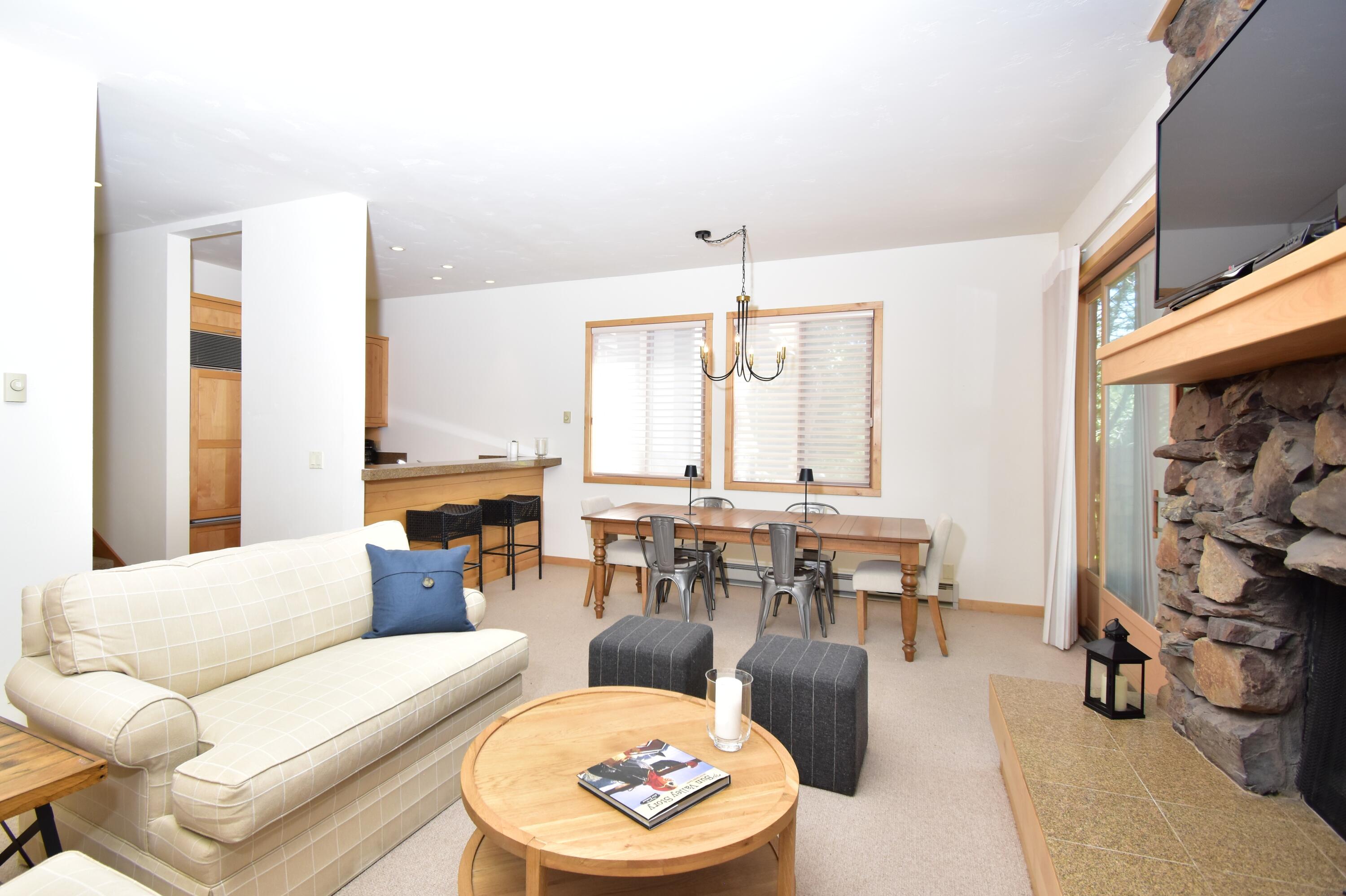 601 Living Room 3
