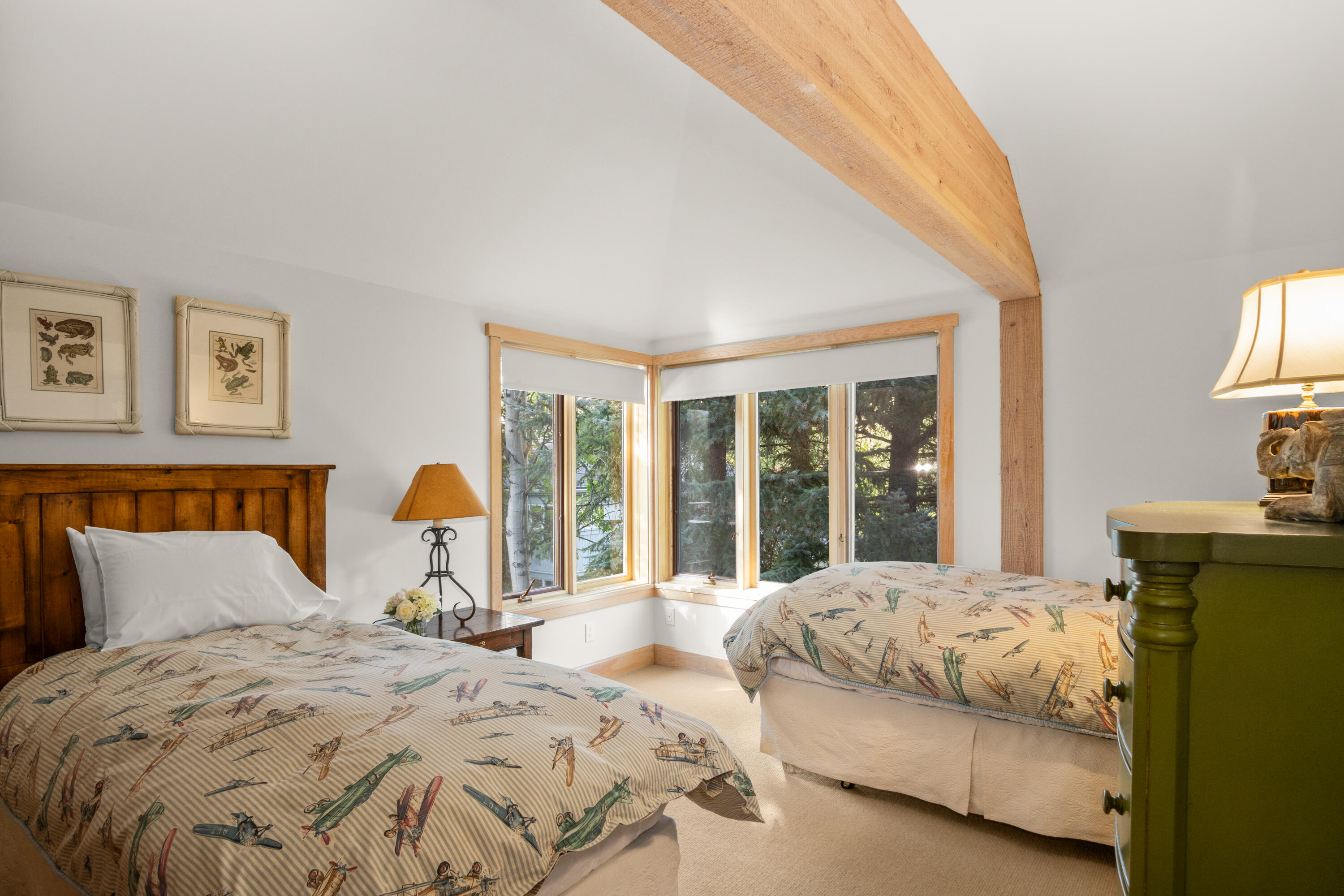 Upstairs Bedroom (6)