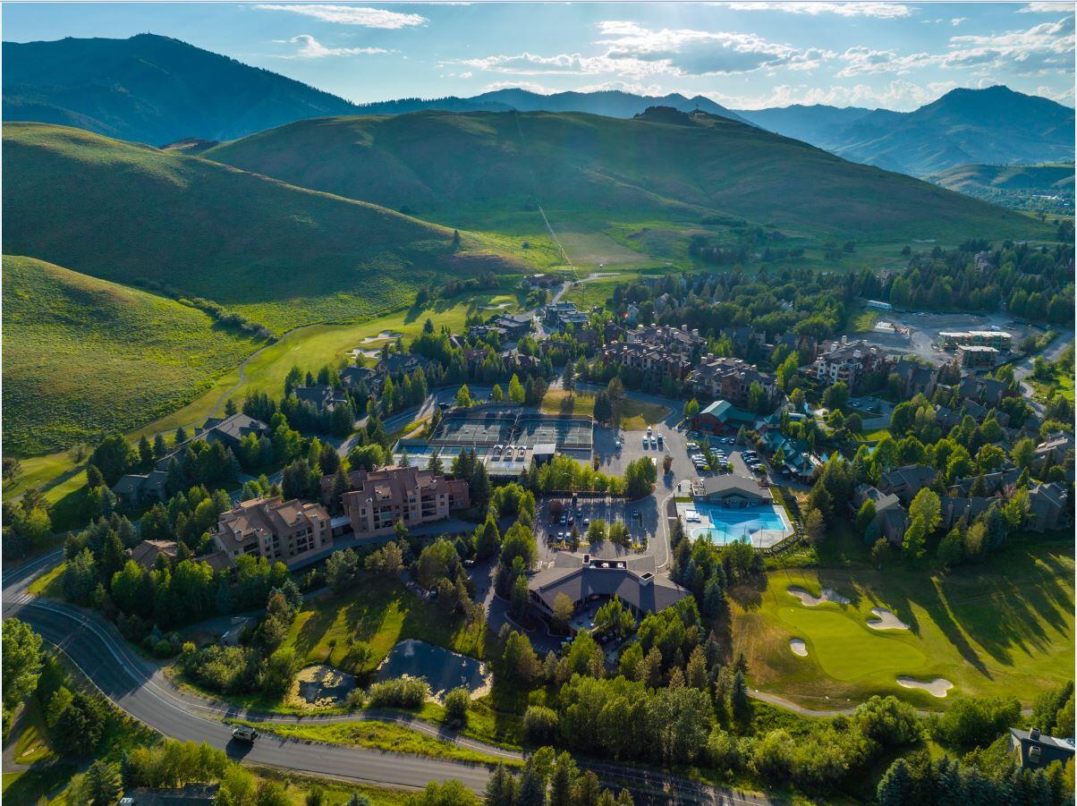 Elkhorn Village Summer