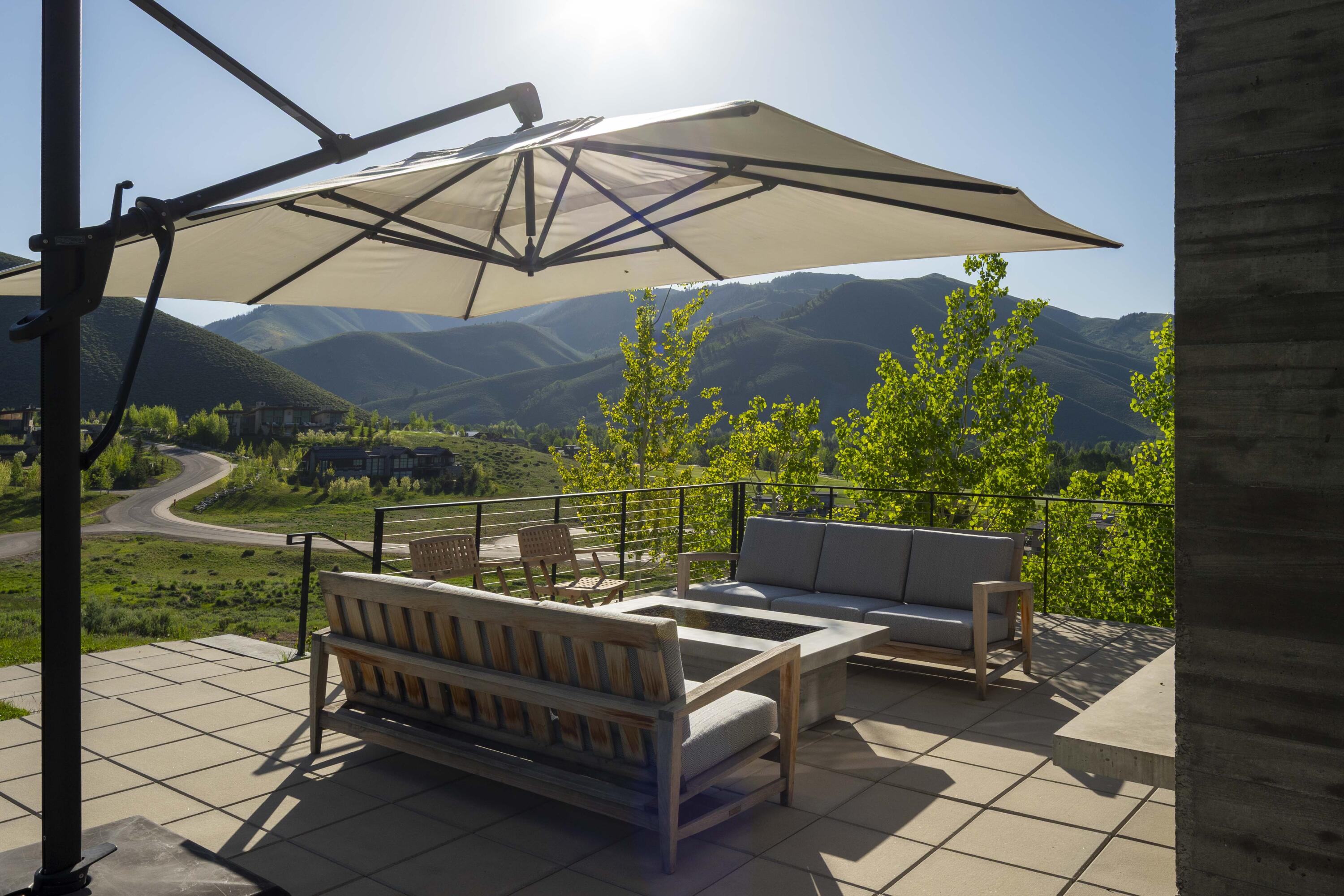 Sun Valley, Idaho 83353, United States, 4 Bedrooms Bedrooms, ,5 BathroomsBathrooms,Residential,Active,144084