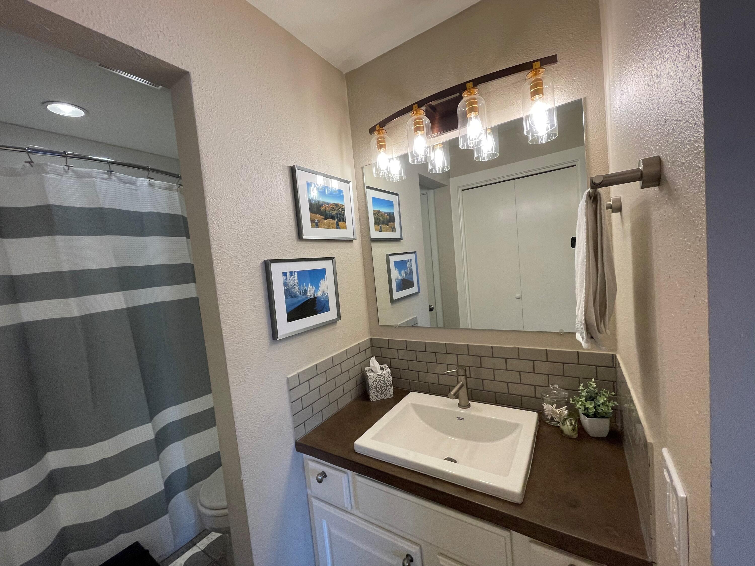 Ketchum, Idaho 83340, United States, ,1 BathroomBathrooms,Residential,Pending,67061