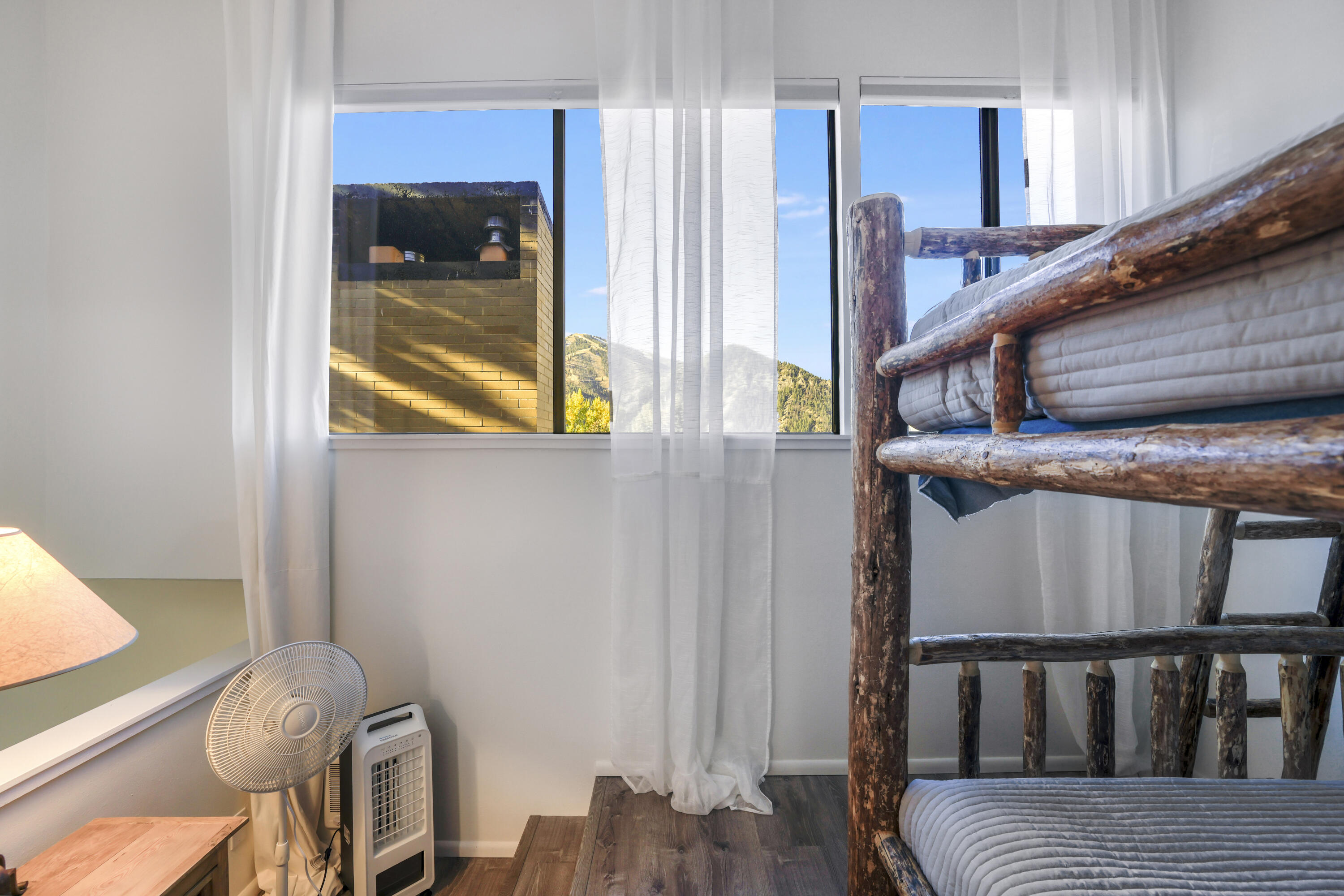 127 Saddle Road - 19