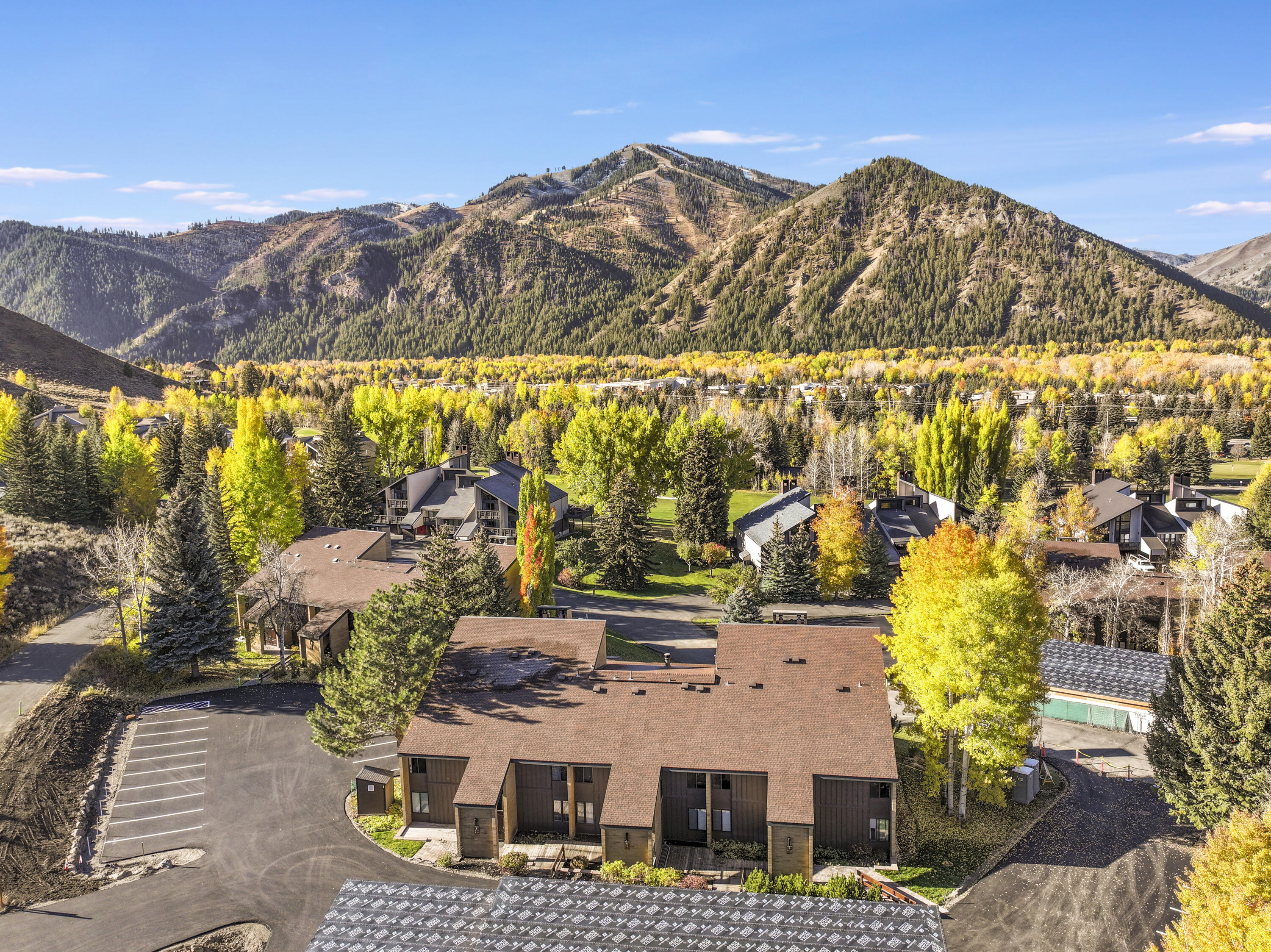 127 Saddle Road - 32