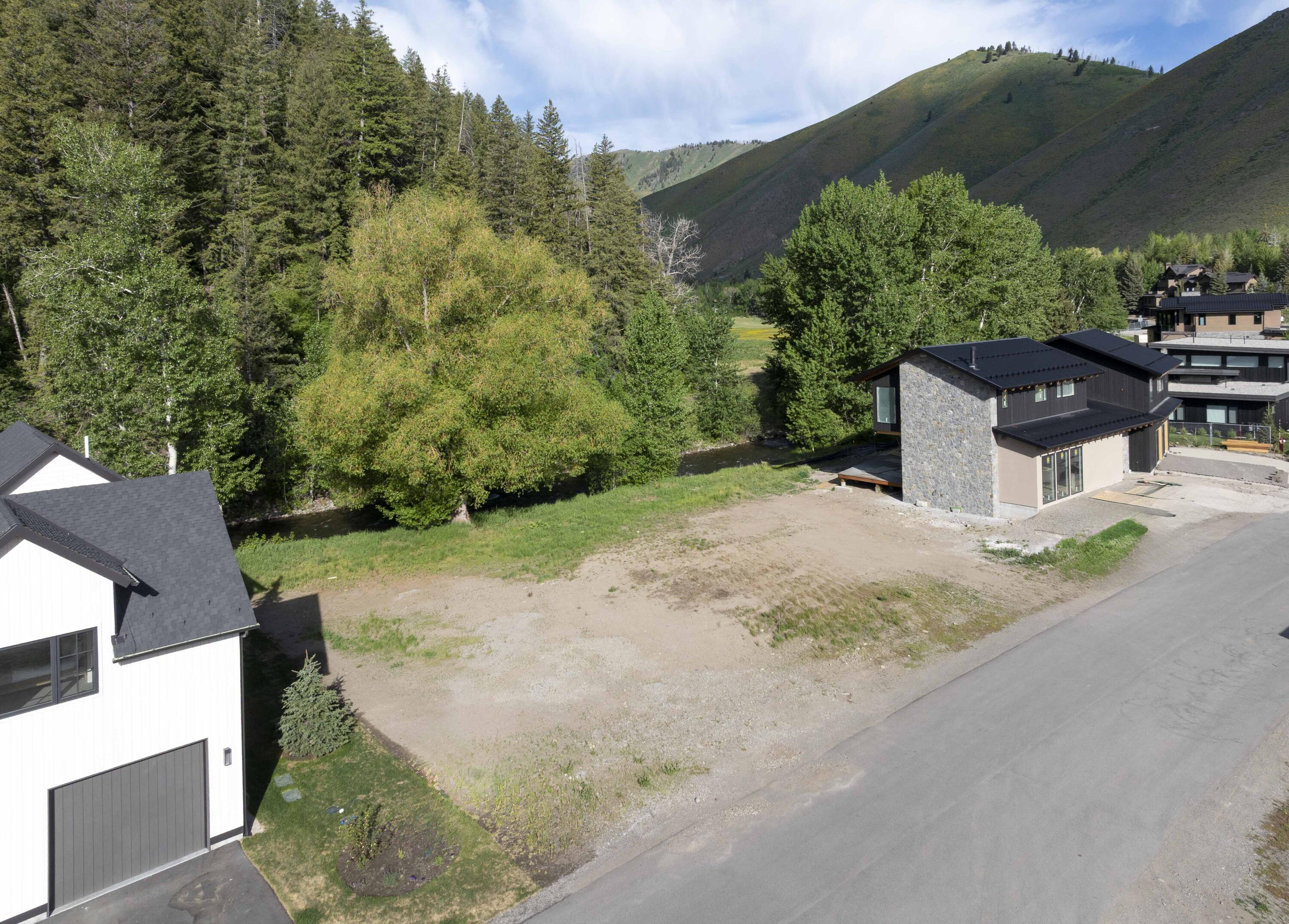 125 Mountain Creek Dr