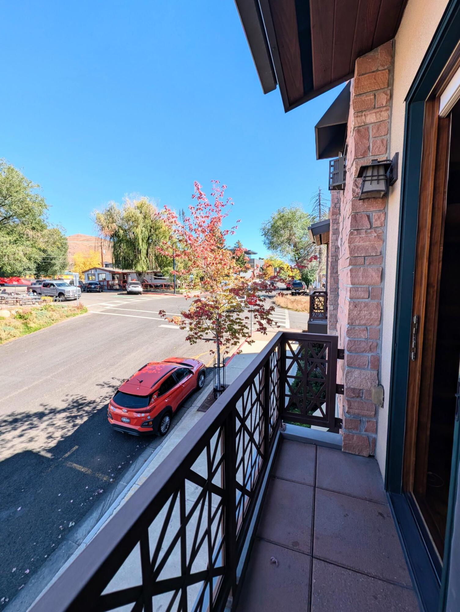 PXL_20250923_203646155~2