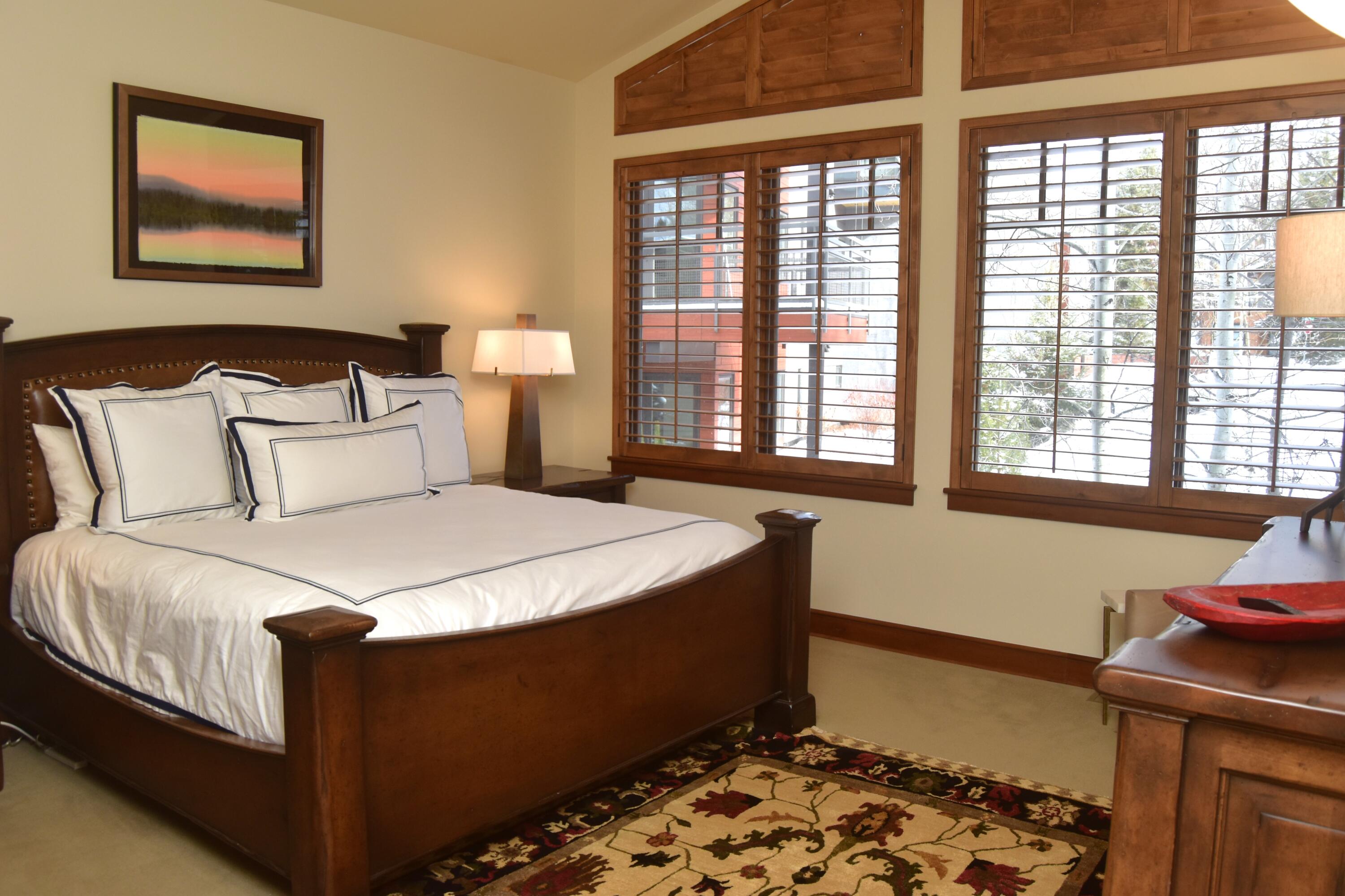 Ketchum, Idaho 83340, United States, 3 Bedrooms Bedrooms, ,3 BathroomsBathrooms,Residential,Pending,66198