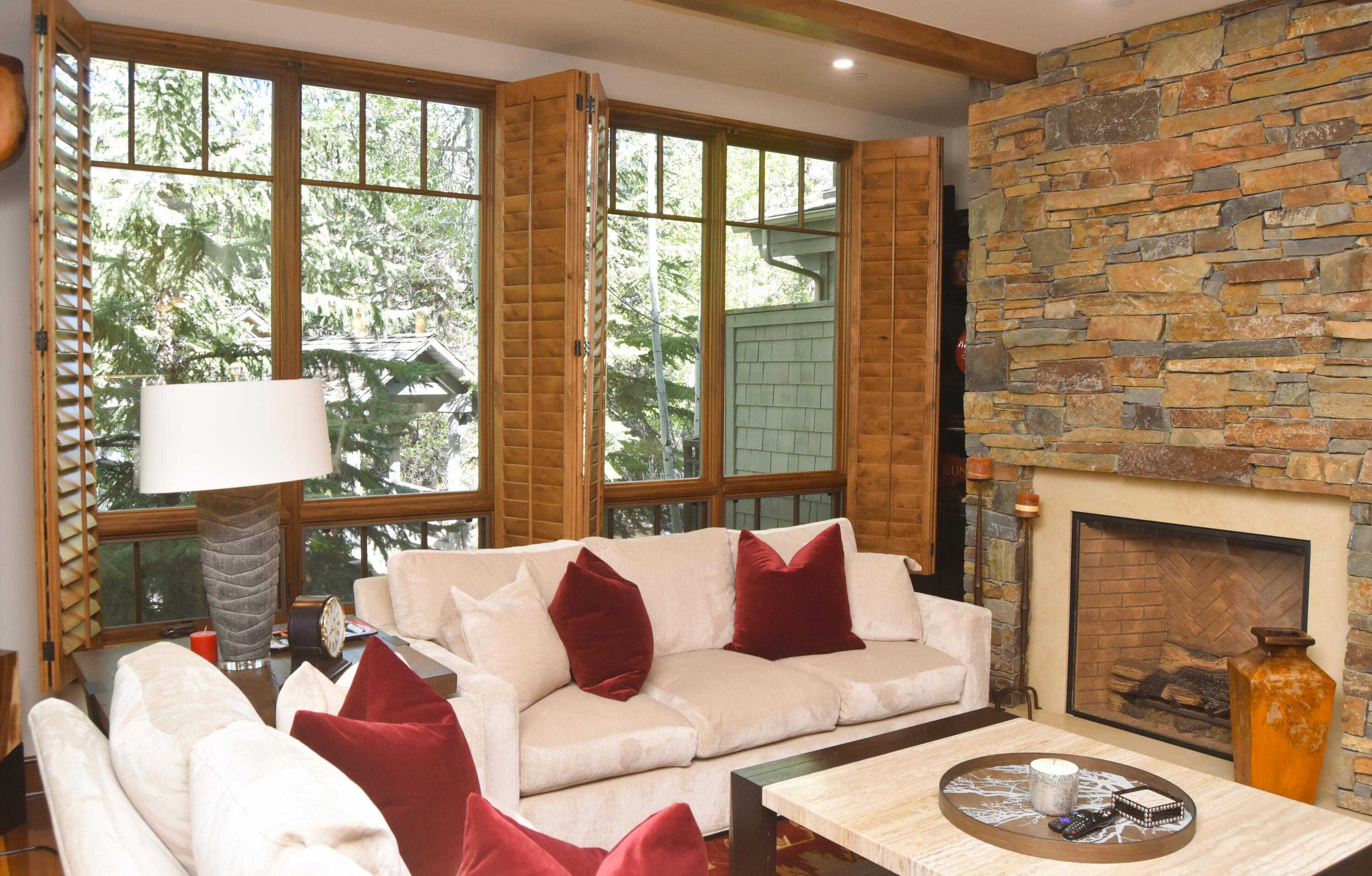 Ketchum, Idaho 83340, United States, 3 Bedrooms Bedrooms, ,3 BathroomsBathrooms,Residential,Pending,66198