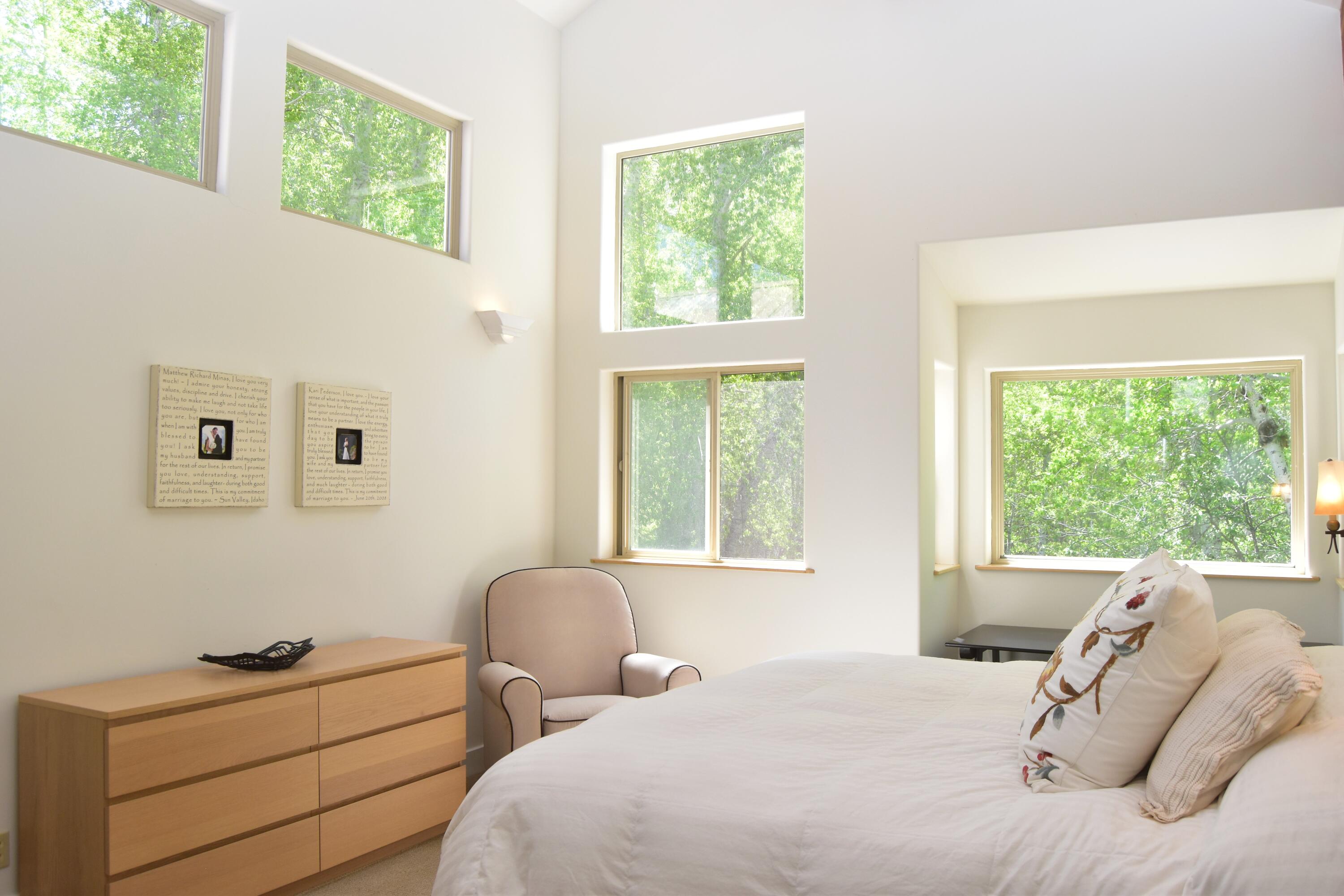 Hailey, Idaho 83333, United States, 5 Bedrooms Bedrooms, ,4 BathroomsBathrooms,Residential,Pending,56343