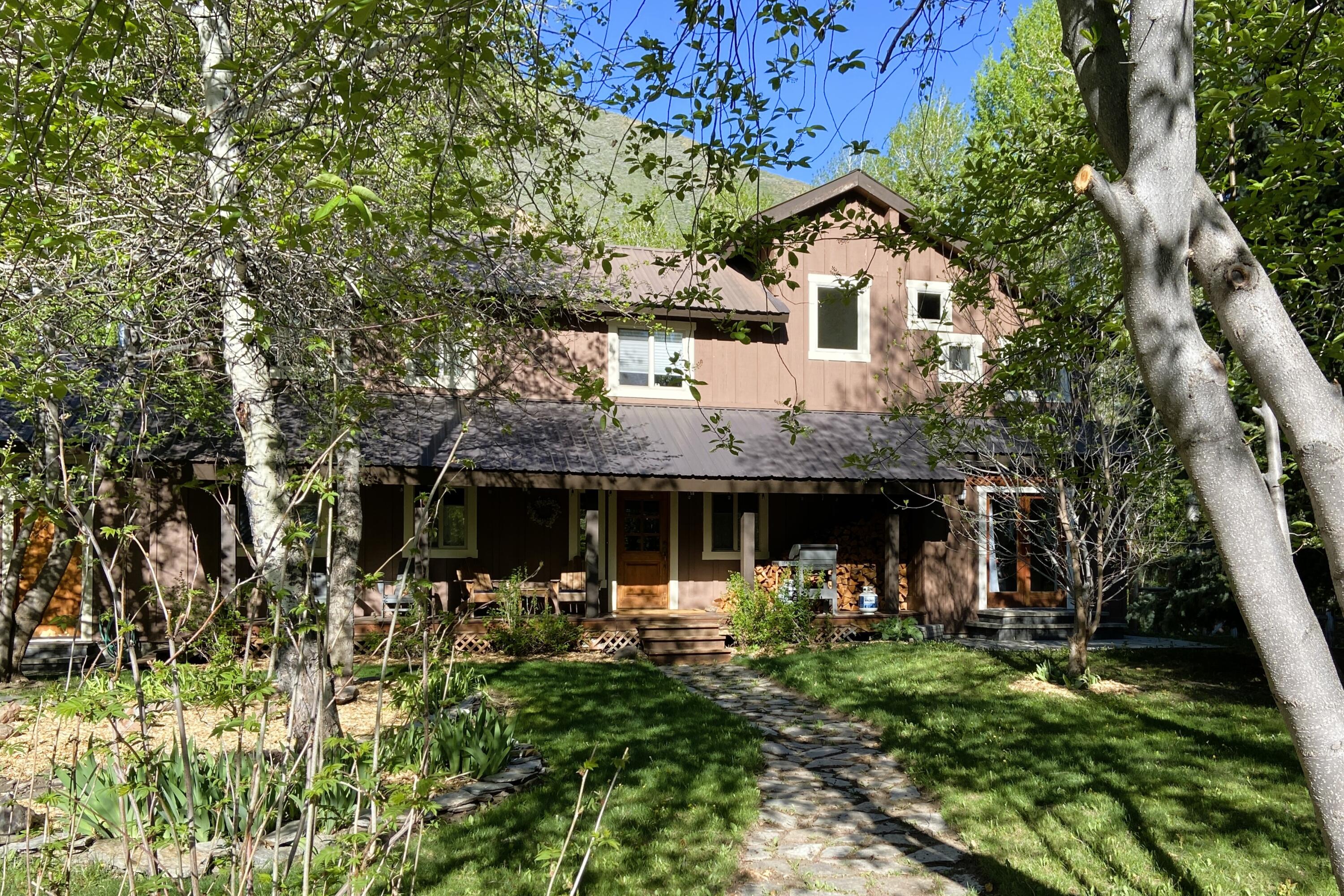 Hailey, Idaho 83333, United States, 5 Bedrooms Bedrooms, ,4 BathroomsBathrooms,Residential,Pending,56343