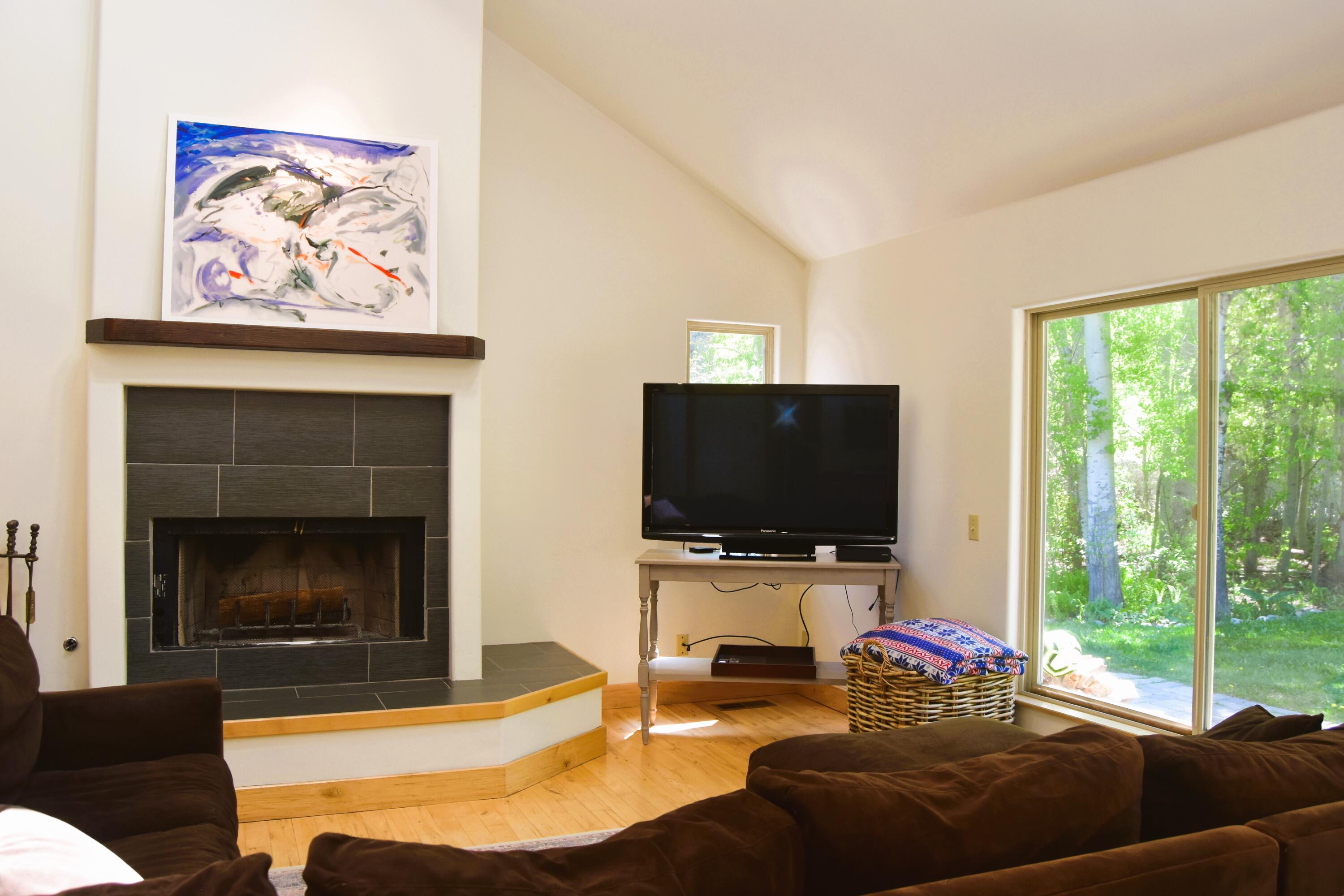 Hailey, Idaho 83333, United States, 5 Bedrooms Bedrooms, ,4 BathroomsBathrooms,Residential,Pending,56343