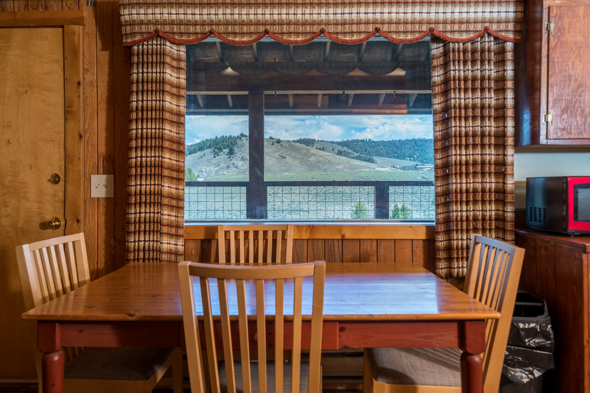 625 Hillside Lane, Stanley, Idaho image 9