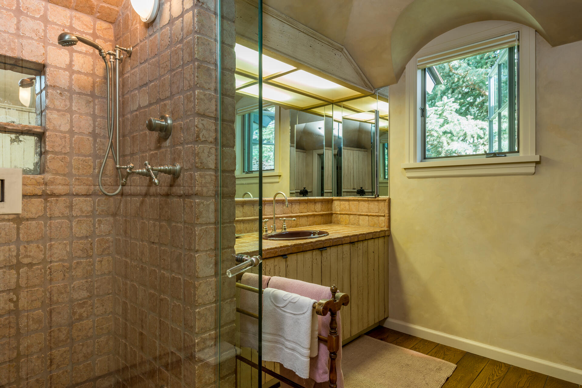 Guest quarters primary bath