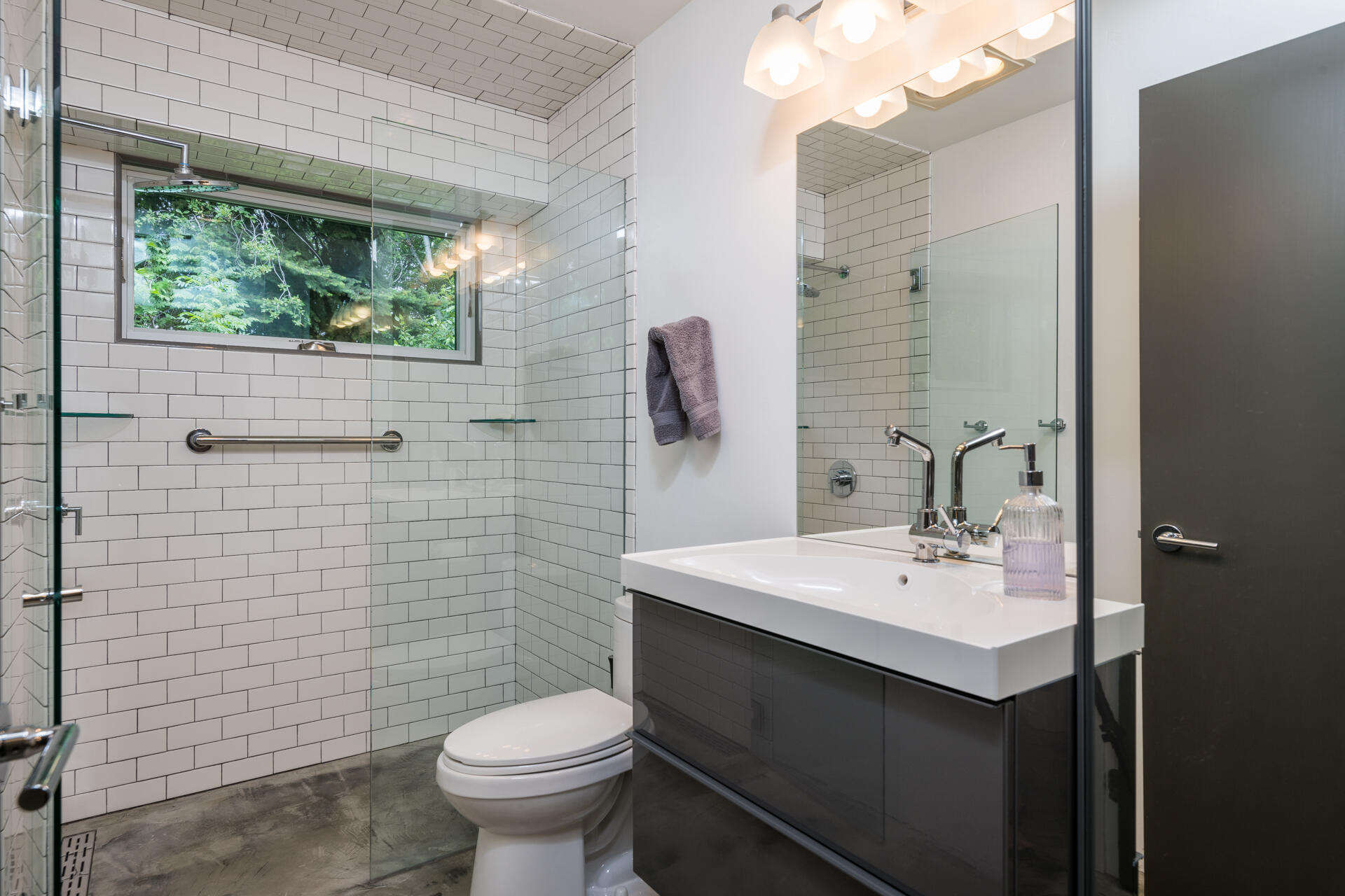 Blaine County, Idaho 83333, United States, 3 Bedrooms Bedrooms, ,2 BathroomsBathrooms,Residential,Active,163784