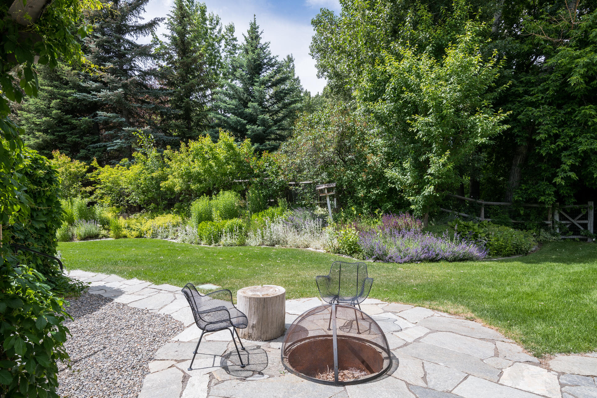 Blaine County, Idaho 83333, United States, 3 Bedrooms Bedrooms, ,2 BathroomsBathrooms,Residential,Active,163784