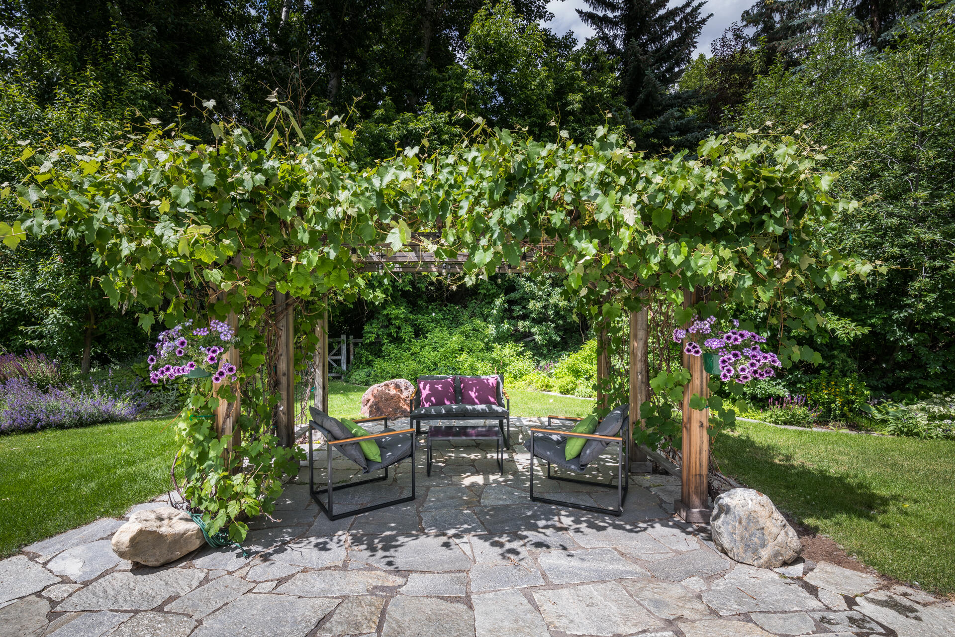 Blaine County, Idaho 83333, United States, 3 Bedrooms Bedrooms, ,2 BathroomsBathrooms,Residential,Active,163784