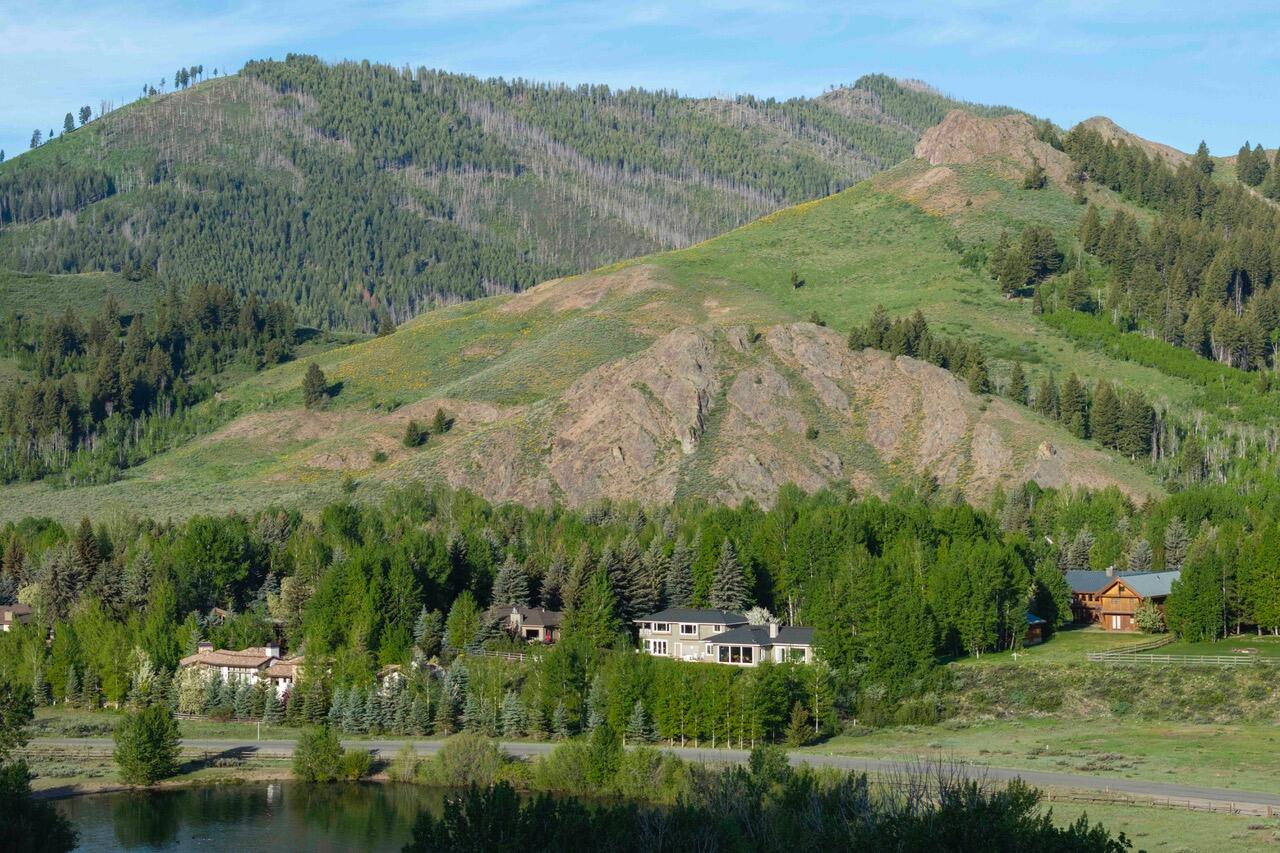 430 Thistle Lane - Summer Aerials 2025 -