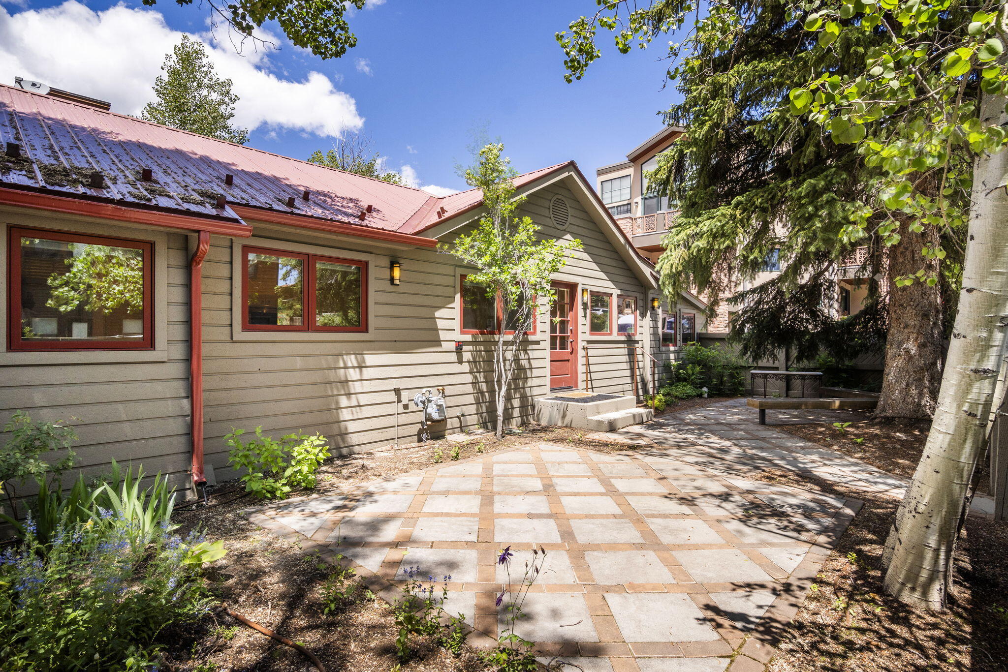 Front of 3 bed/3 bath home