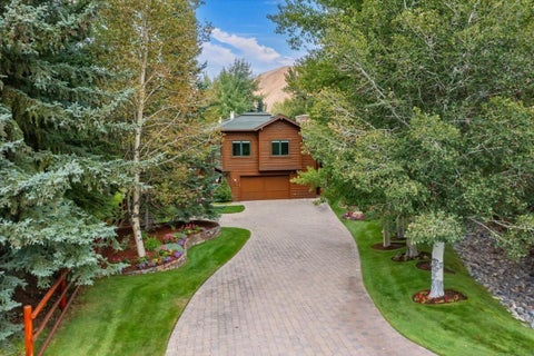 Photo of 106 HIDDEN HOLLOW Rd, Blaine County, ID 83333 (MLS # 26-334998)