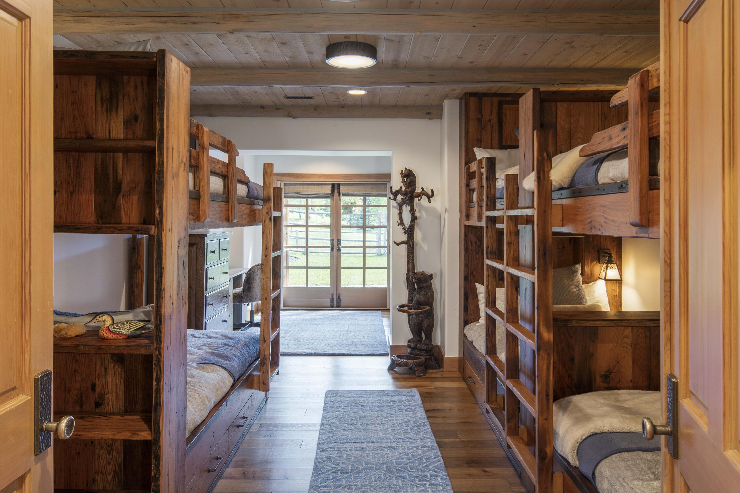 Blaine County, Idaho 83340, United States, 7 Bedrooms Bedrooms, ,8 BathroomsBathrooms,Residential,Pending,54039