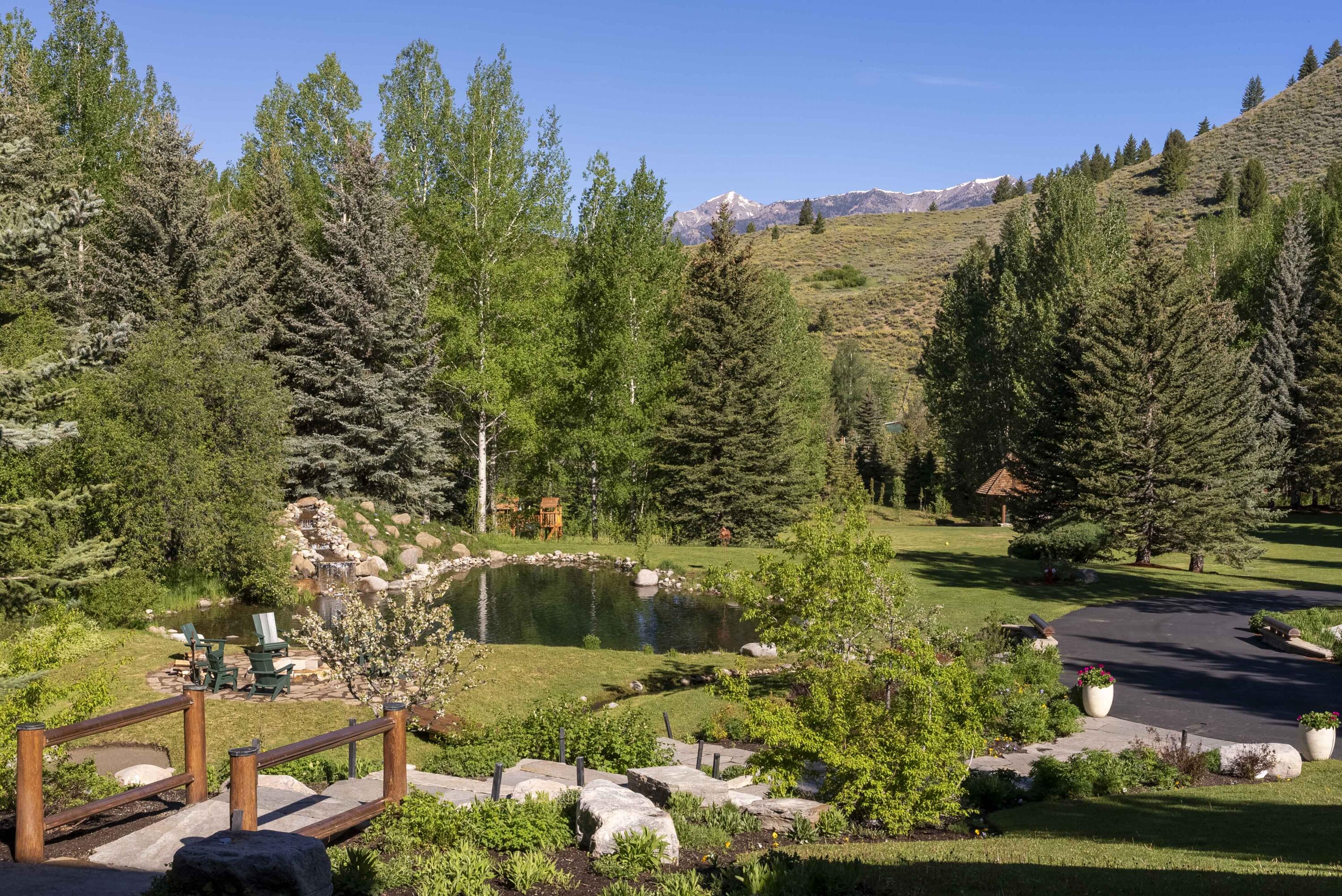 Blaine County, Idaho 83340, United States, 7 Bedrooms Bedrooms, ,8 BathroomsBathrooms,Residential,Pending,54039