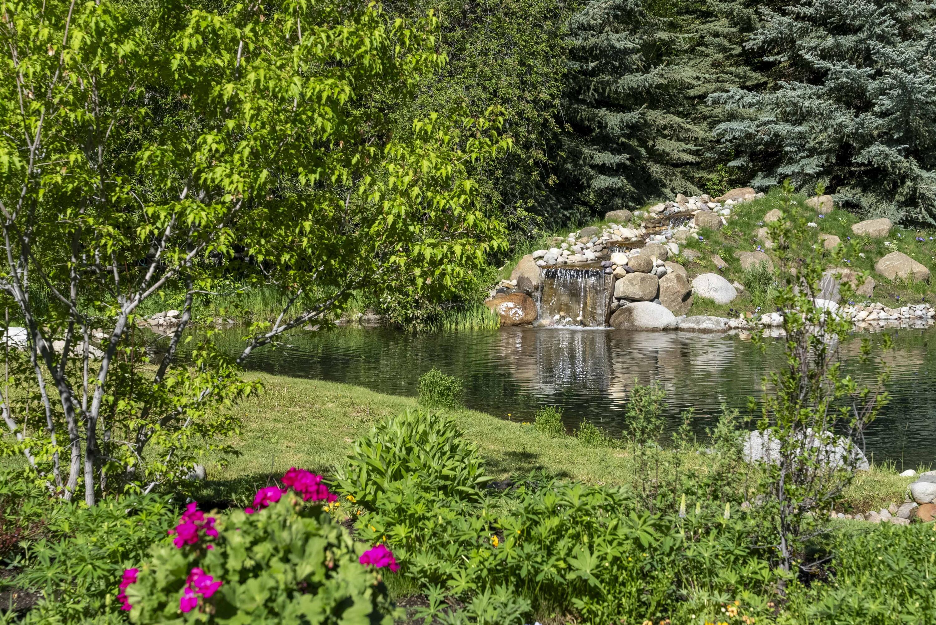 Blaine County, Idaho 83340, United States, 7 Bedrooms Bedrooms, ,8 BathroomsBathrooms,Residential,Pending,54039