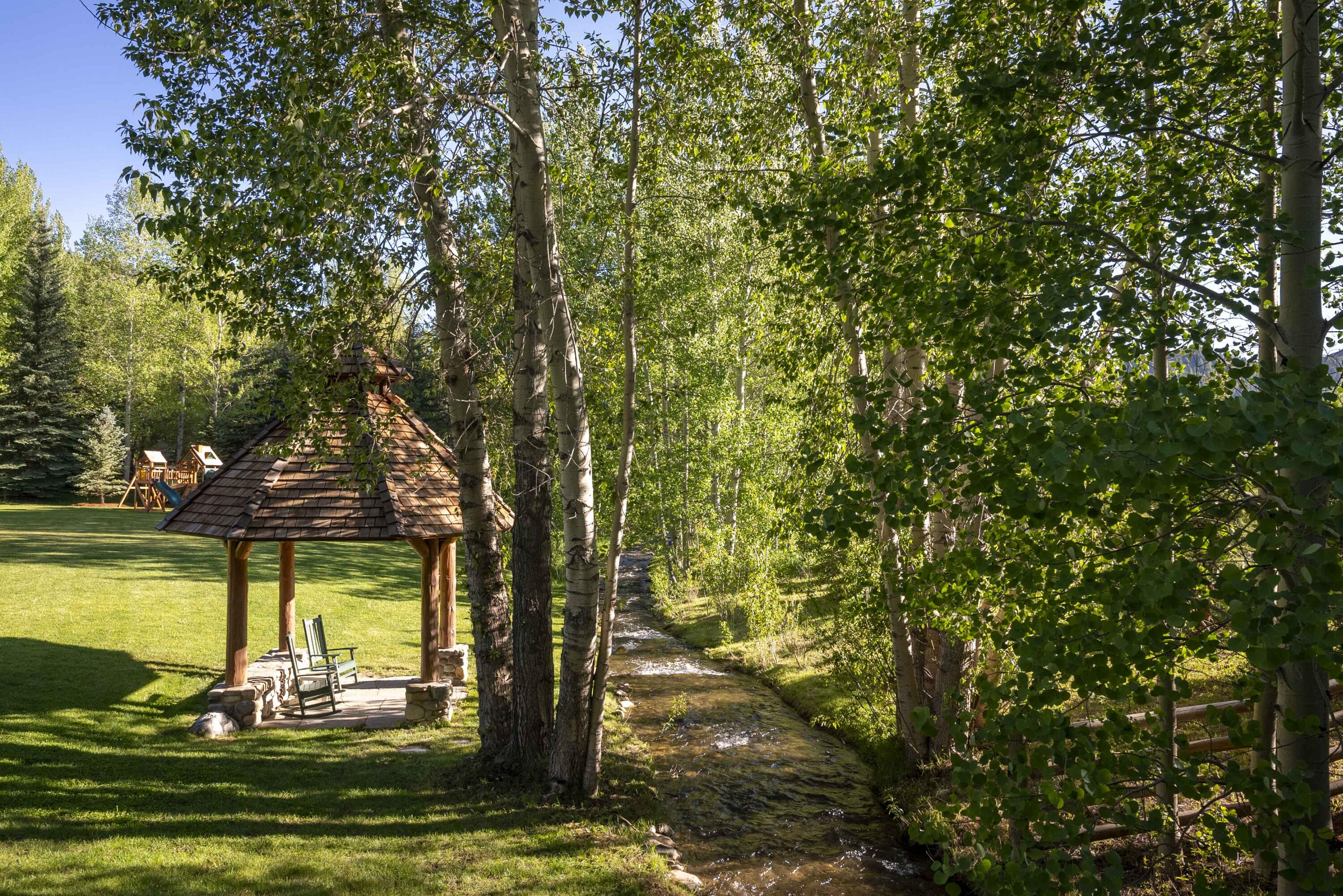 Blaine County, Idaho 83340, United States, 7 Bedrooms Bedrooms, ,8 BathroomsBathrooms,Residential,Pending,54039