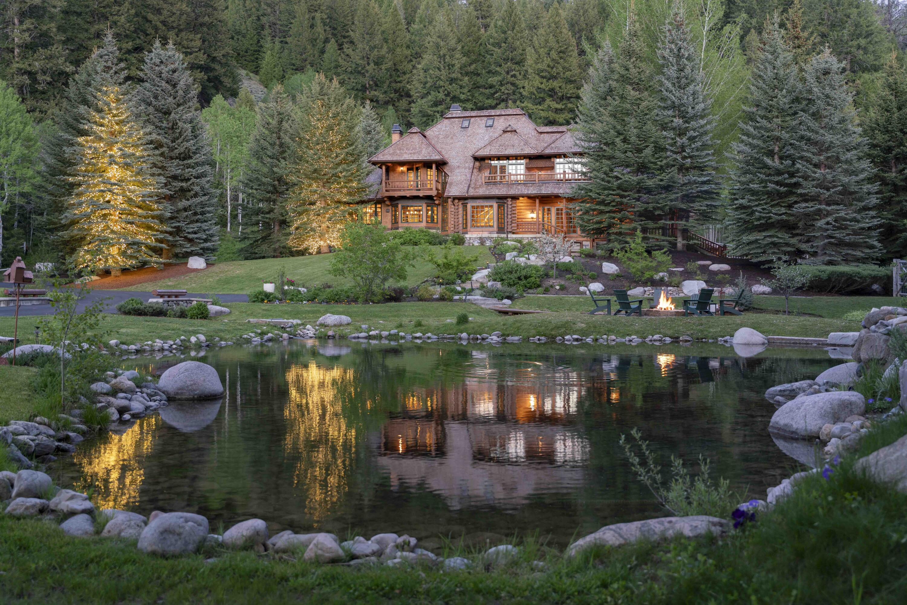 Blaine County, Idaho 83340, United States, 7 Bedrooms Bedrooms, ,8 BathroomsBathrooms,Residential,Pending,54039