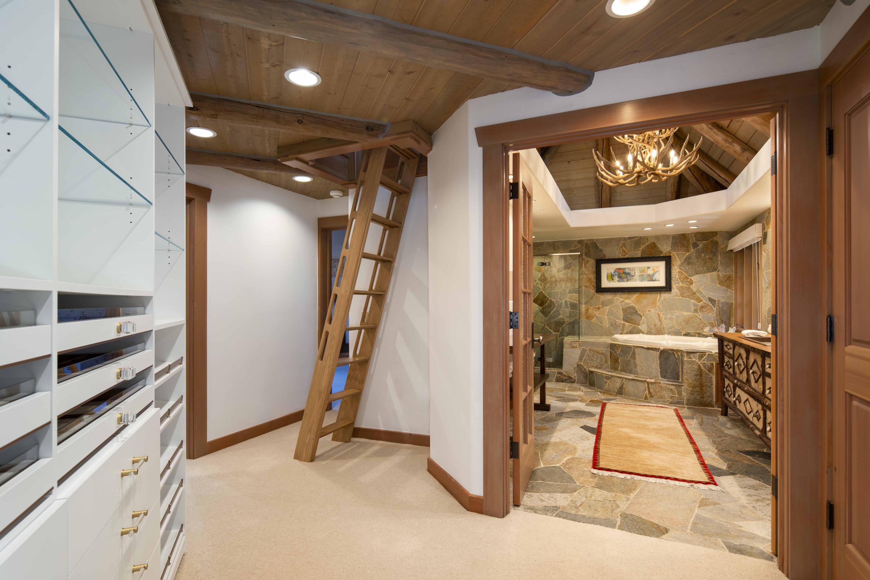 Blaine County, Idaho 83340, United States, 7 Bedrooms Bedrooms, ,8 BathroomsBathrooms,Residential,Pending,54039