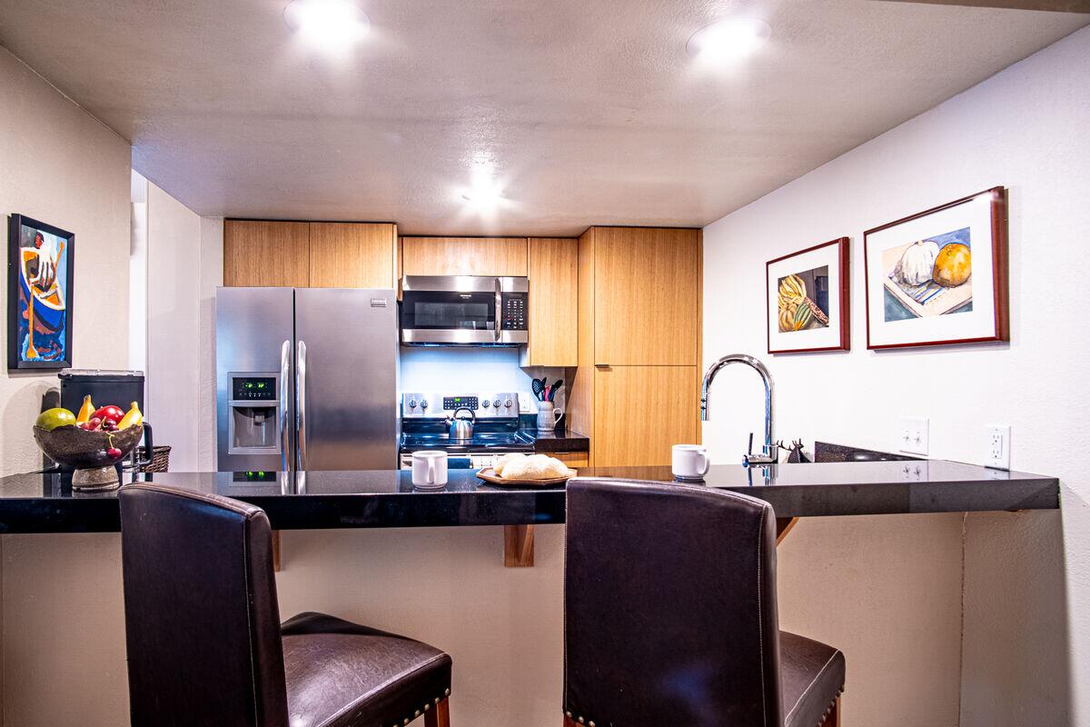 H4 139 Kitchen Bar