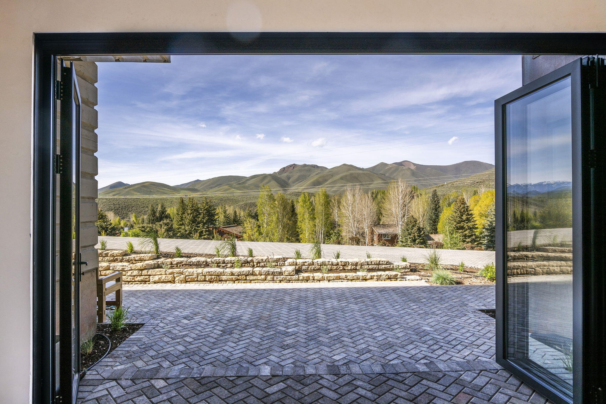 Living Room - Full Outside View